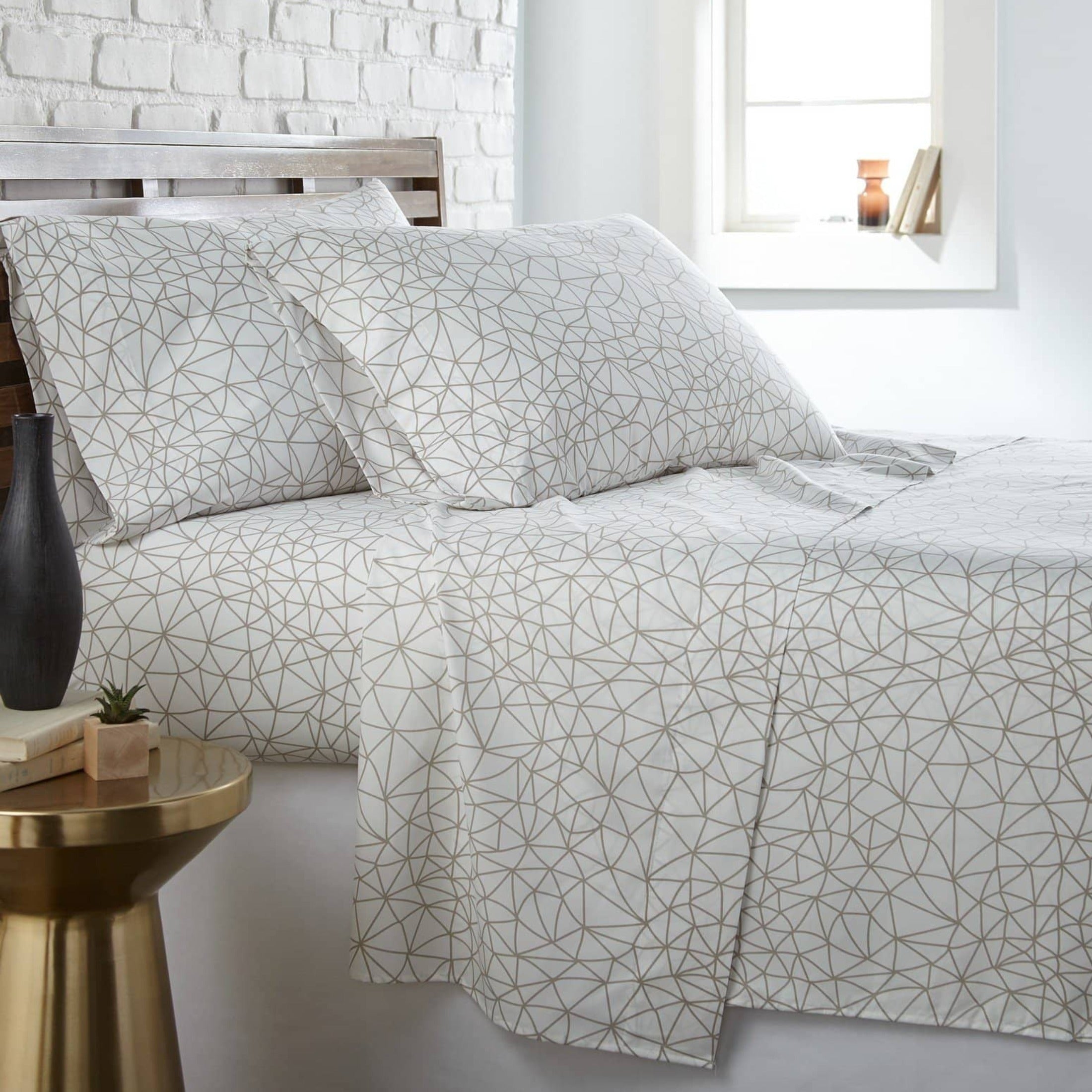 #color_geometric-maze-white-and-taupe