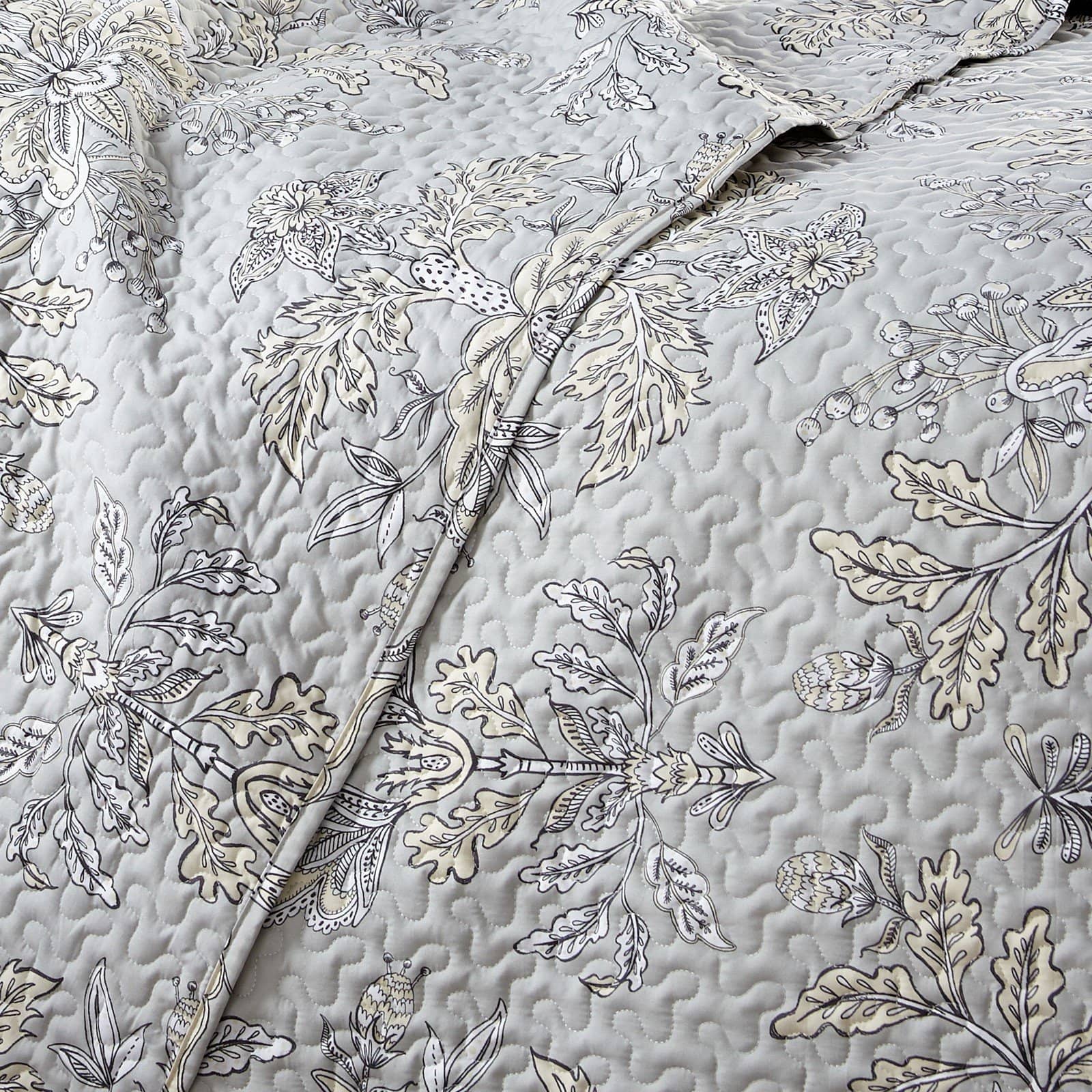 Vintage Garden Quilt Set