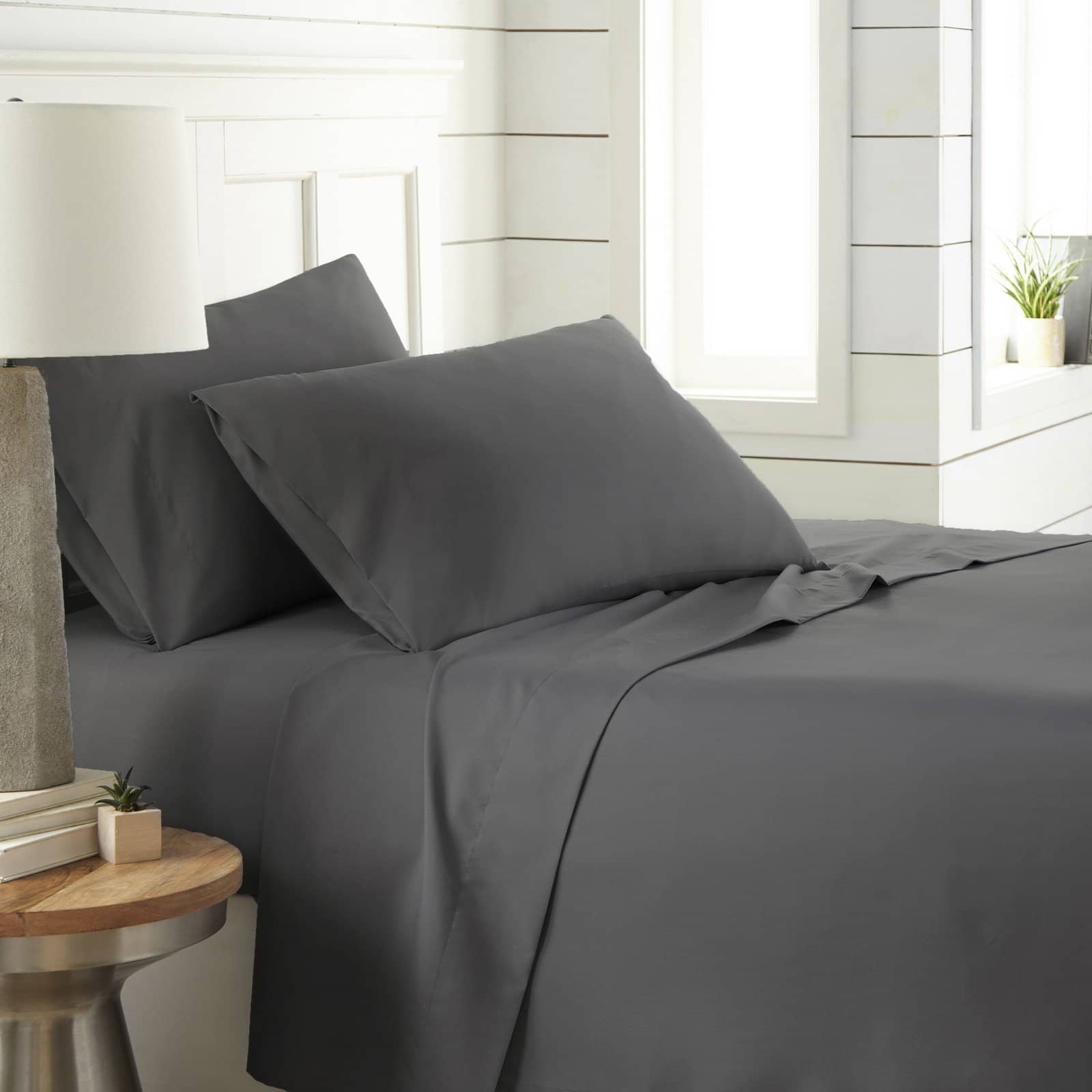 Angled View of Southshore Essentials 4-Piece Sheet Set in Slate#color_slate