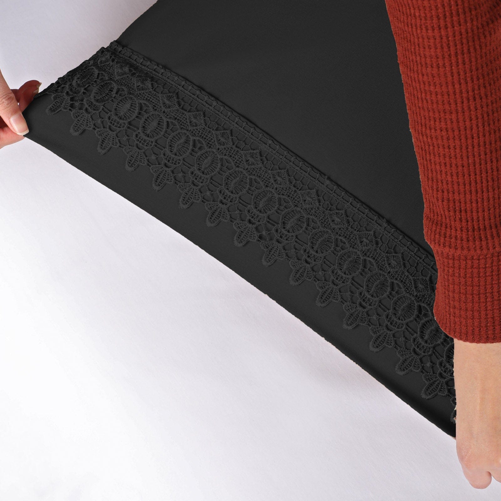 Vilano Lace Hem Pillow Cases