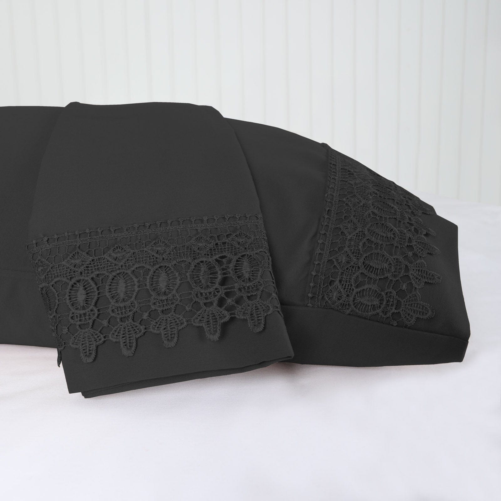 Vilano Lace Hem Pillow Cases