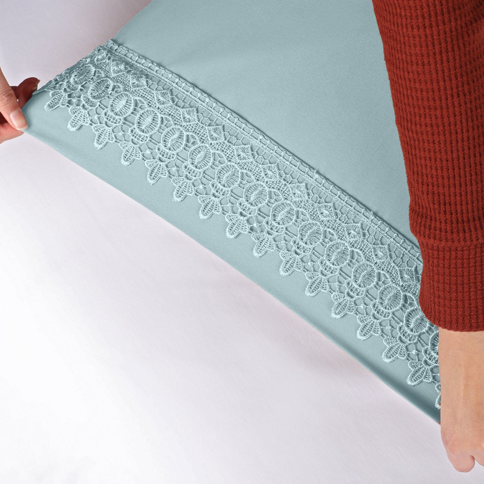 Vilano Lace Hem Pillow Cases