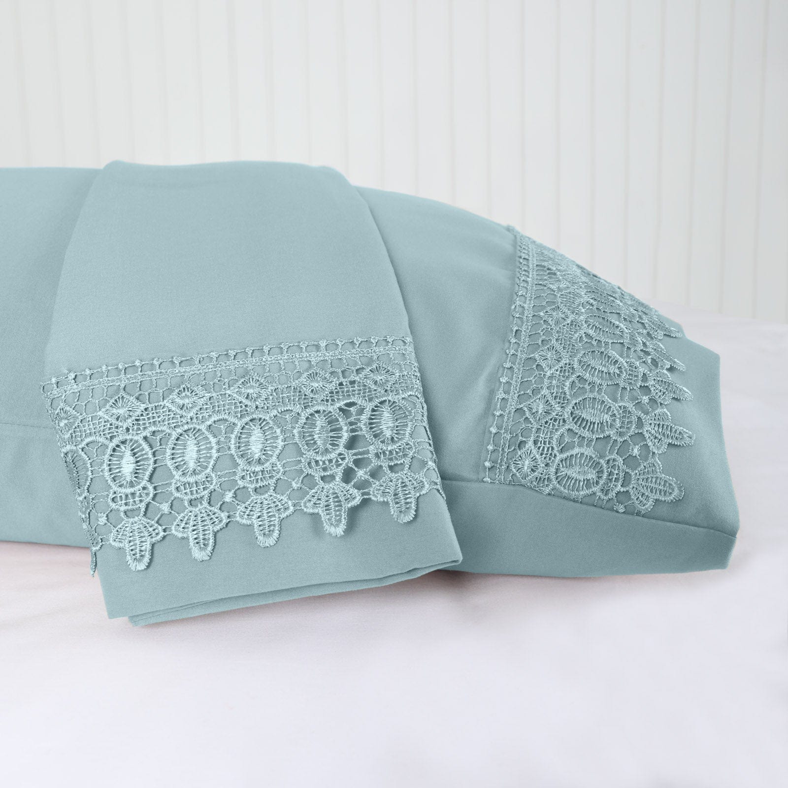 Vilano Lace Hem Pillow Cases