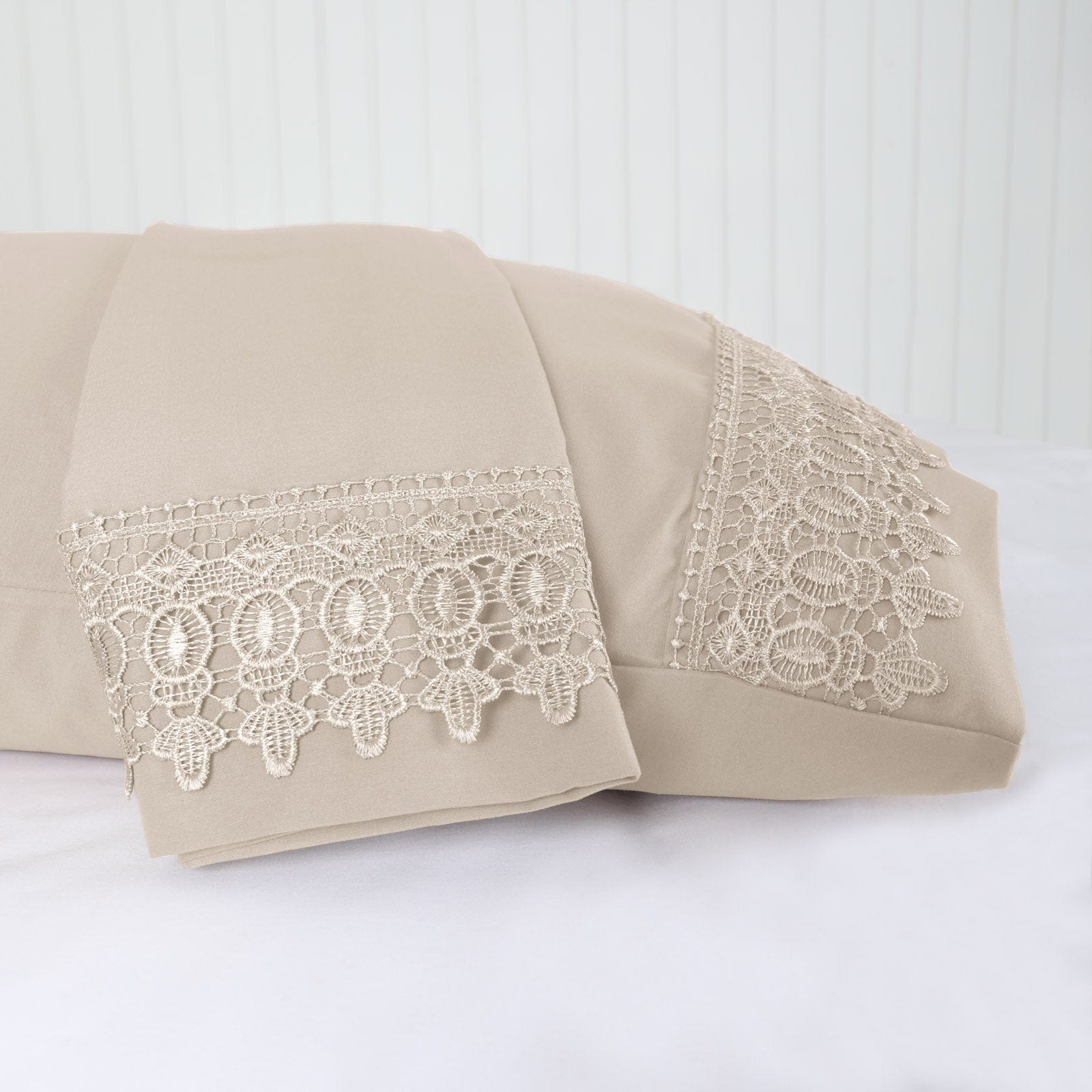 Vilano Lace Hem Pillow Cases