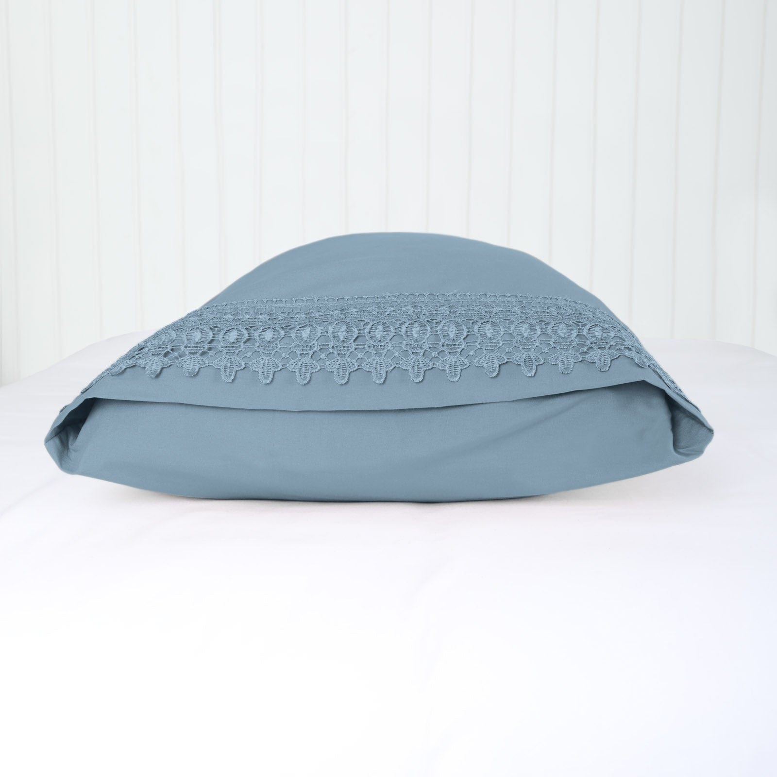 Vilano Lace Hem Pillow Cases