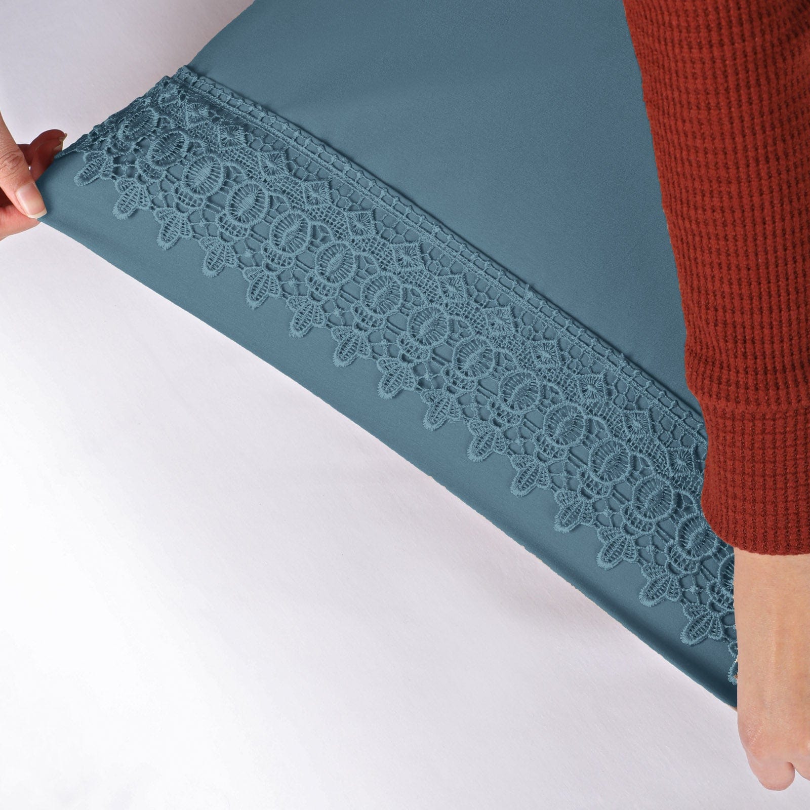 Vilano Lace Hem Pillow Cases
