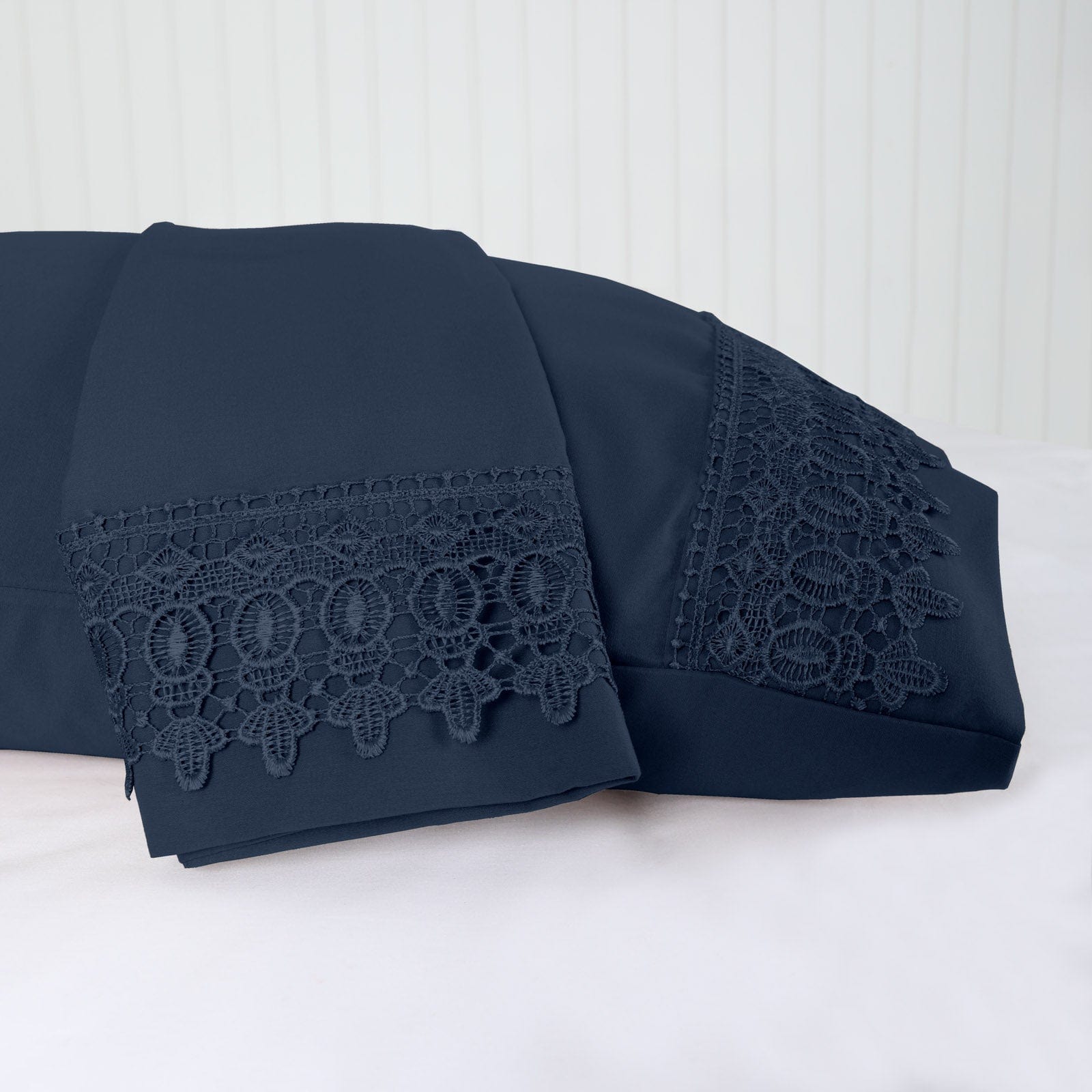 Vilano Lace Hem Pillow Cases