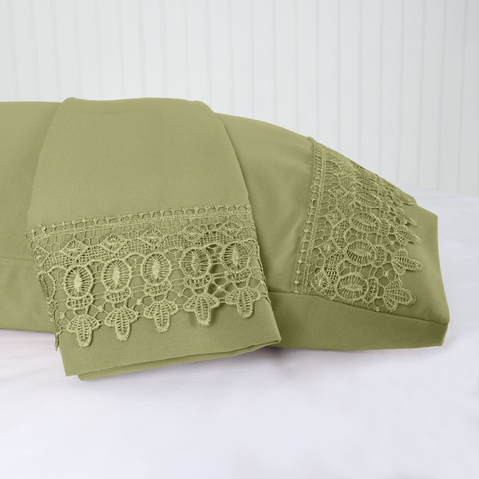 Vilano Lace Hem Pillow Cases