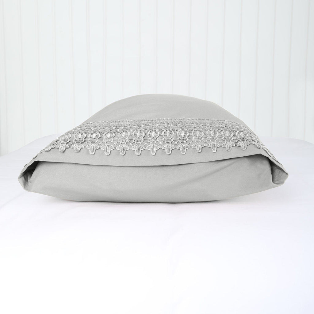 Vilano Lace Hem Pillow Cases