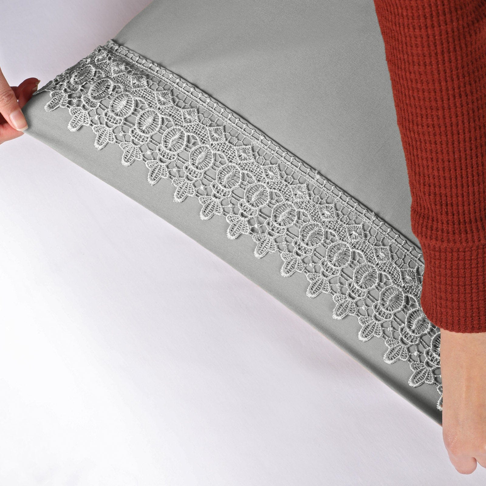 Vilano Lace Hem Pillow Cases