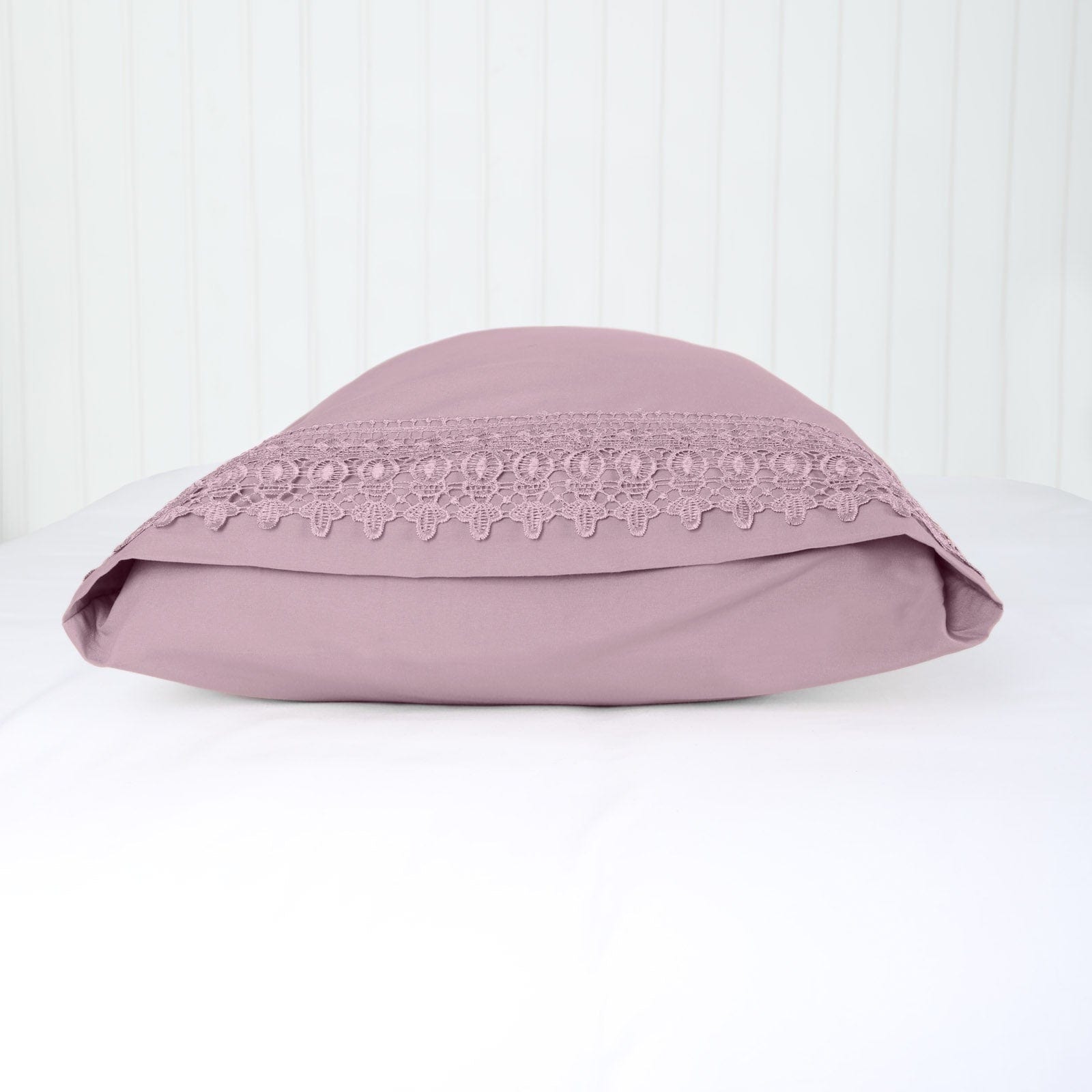 Vilano Lace Hem Pillow Cases