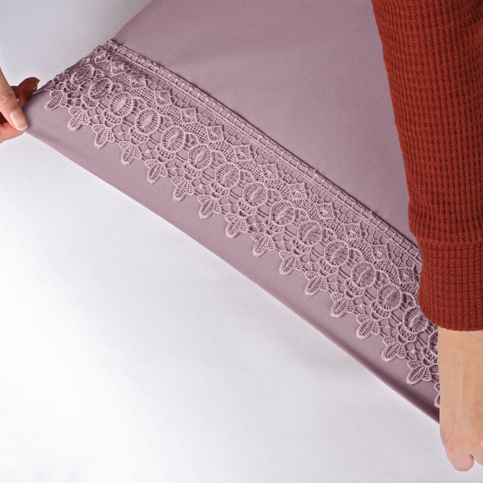 Vilano Lace Hem Pillow Cases