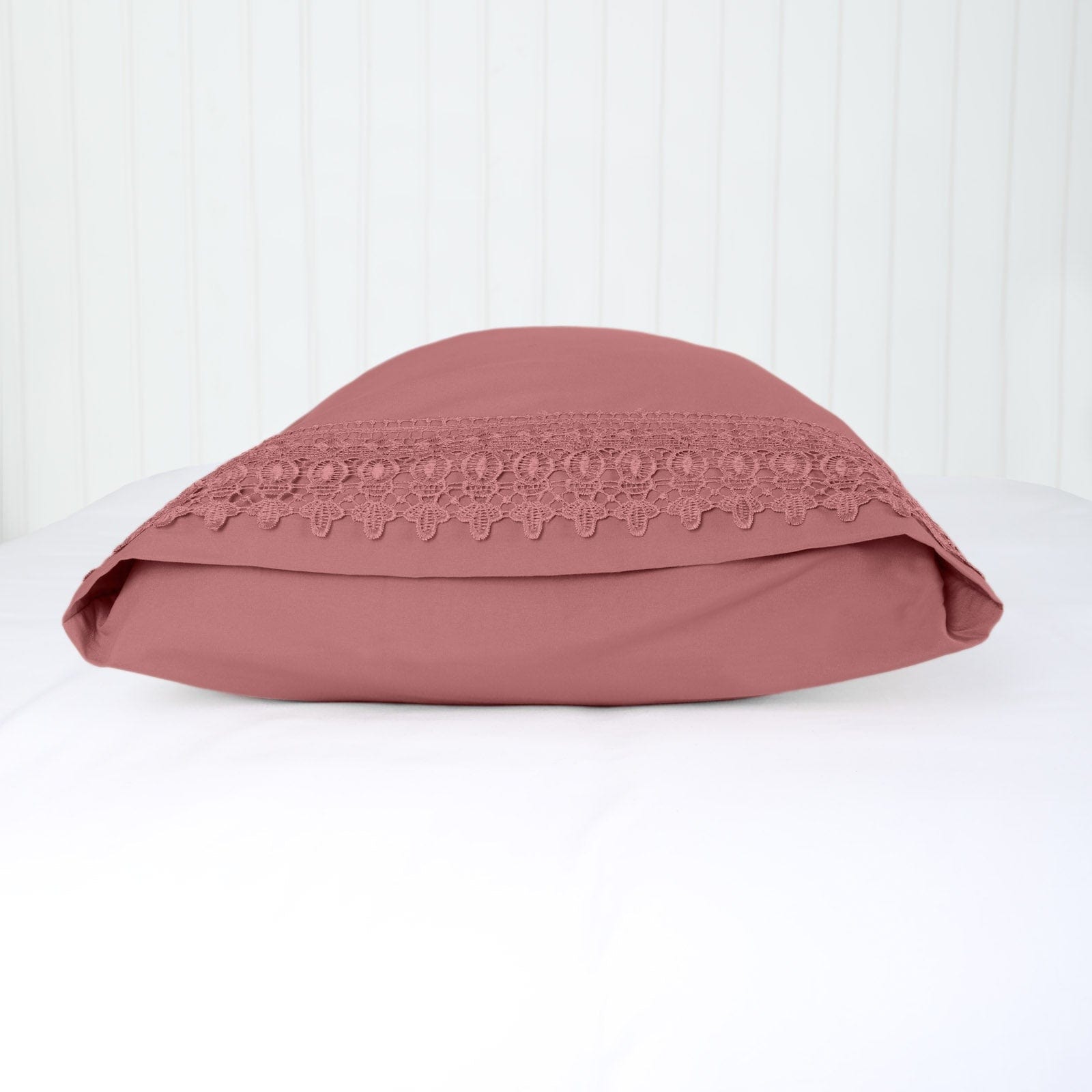 Vilano Lace Hem Pillow Cases