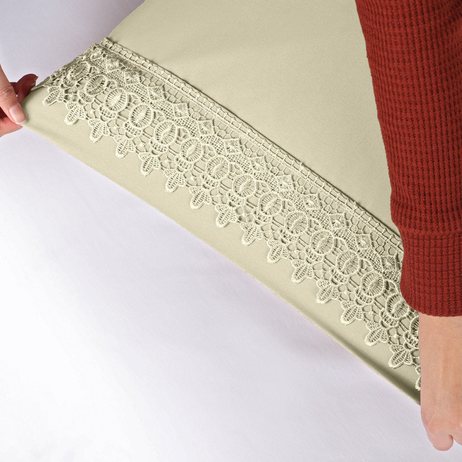 Vilano Lace Hem Pillow Cases
