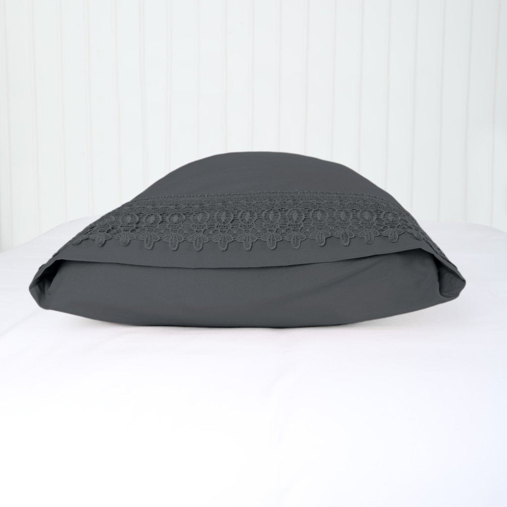 Vilano Lace Hem Pillow Cases