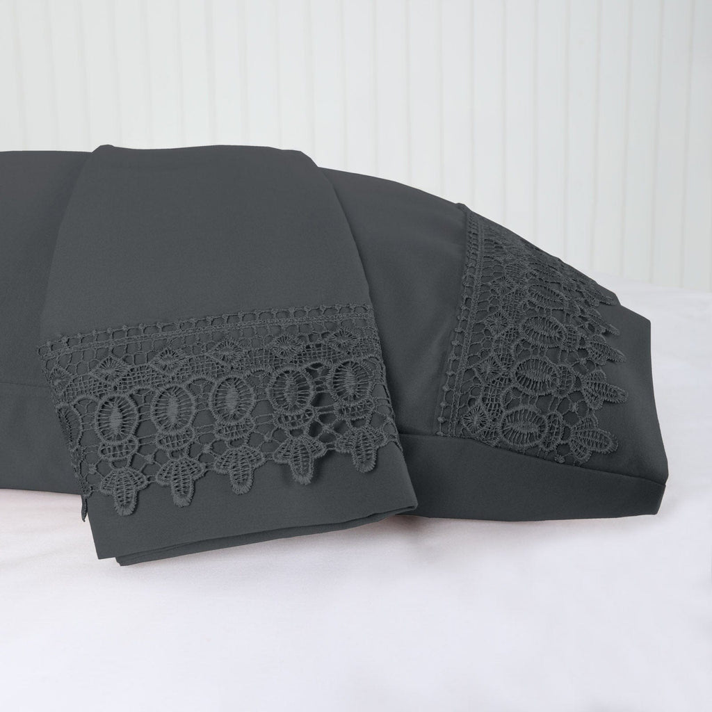 Vilano Lace Hem Pillow Cases