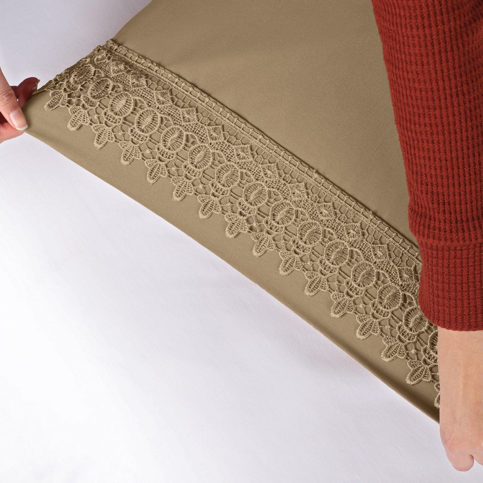 Vilano Lace Hem Pillow Cases