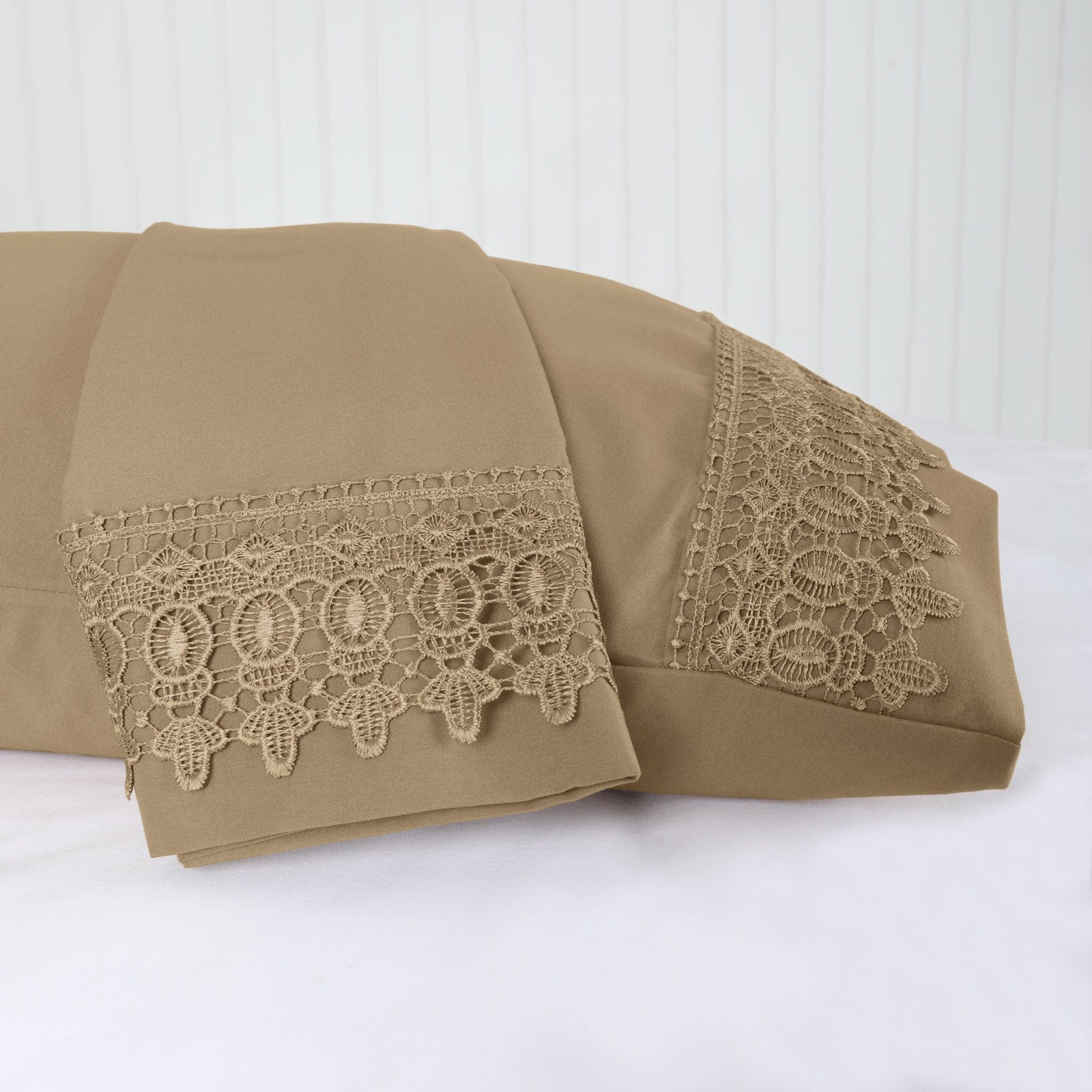 Vilano Lace Hem Pillow Cases