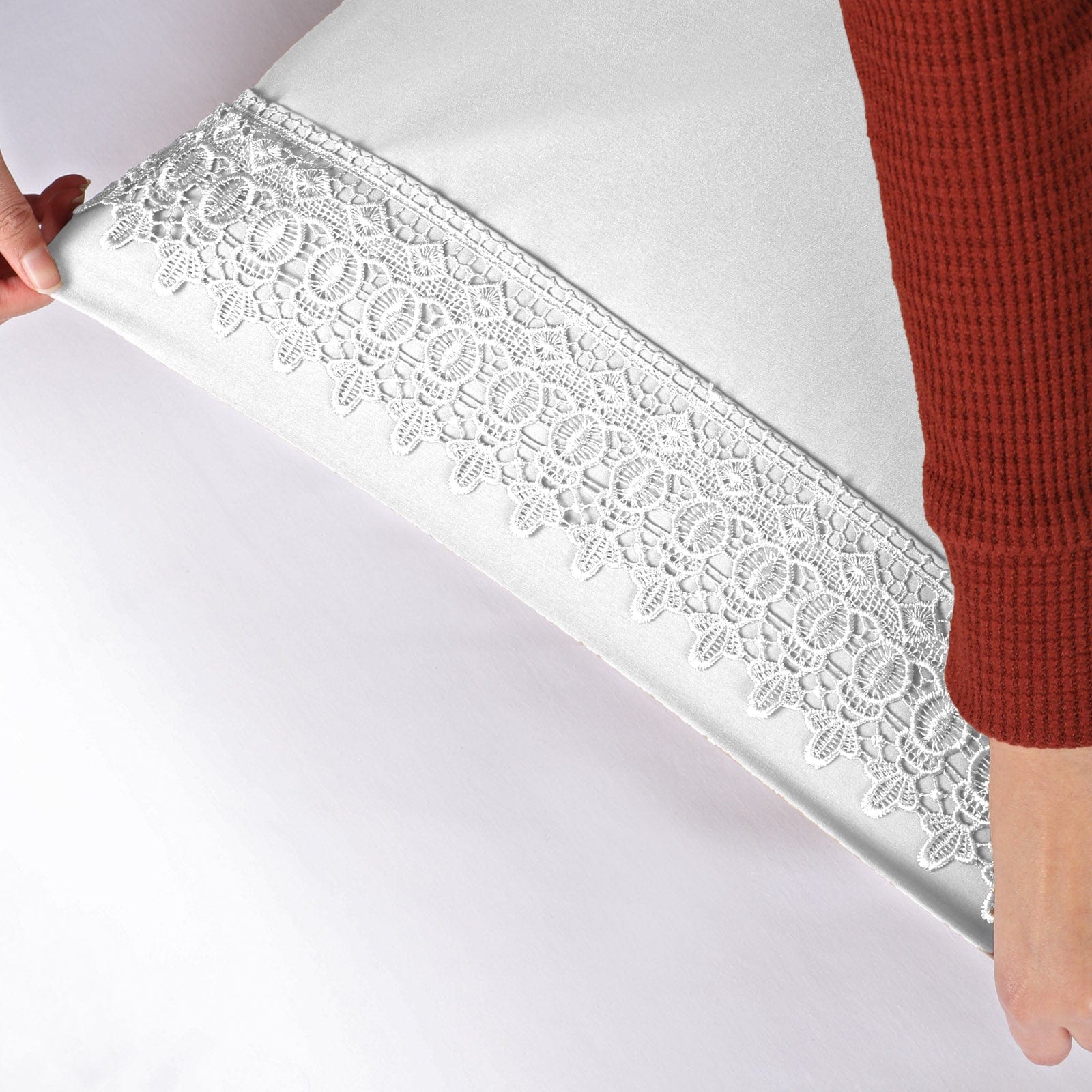 Vilano Lace Hem Pillow Cases