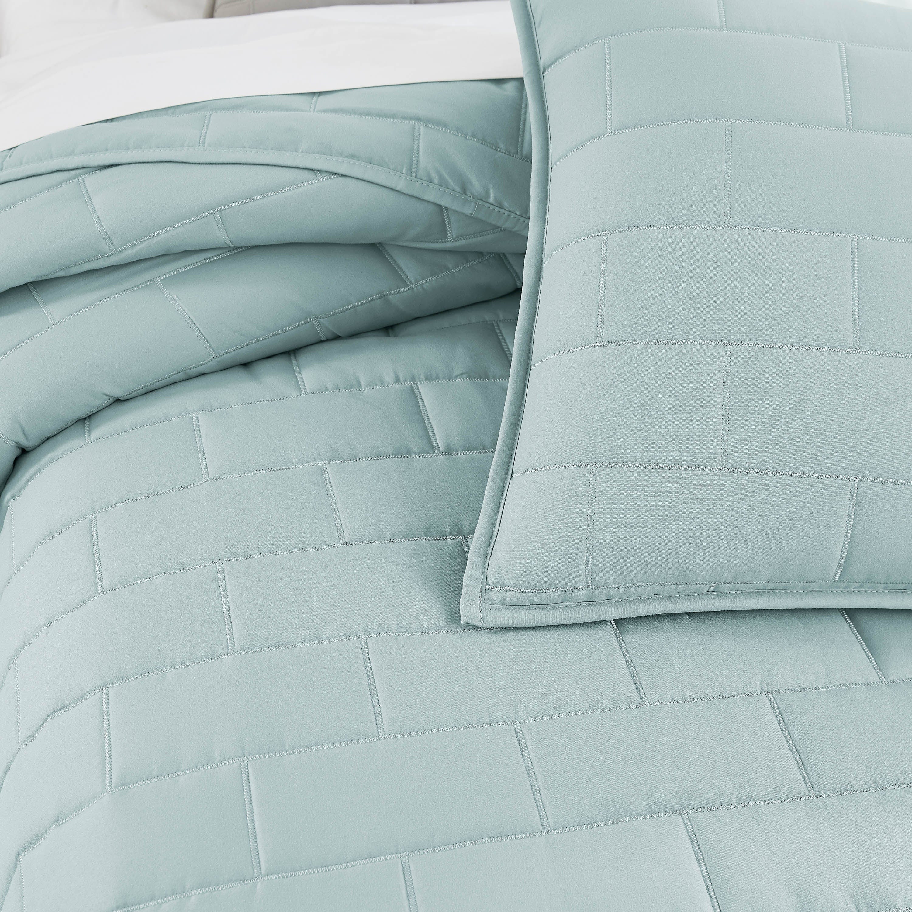 Brickyard Collection Quilt Set