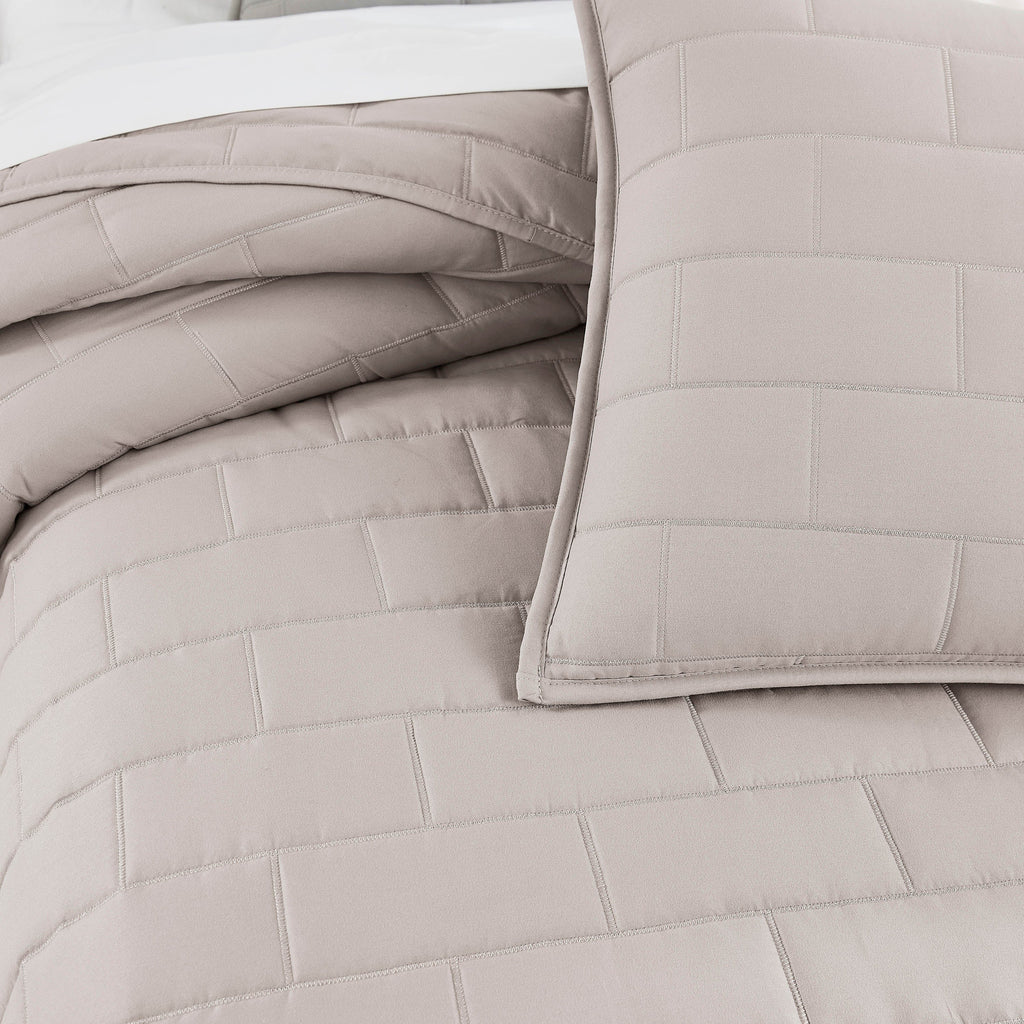 Brickyard Collection Quilt Set