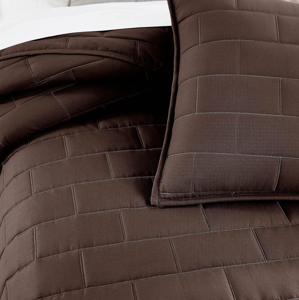 Brickyard Collection Quilt Set