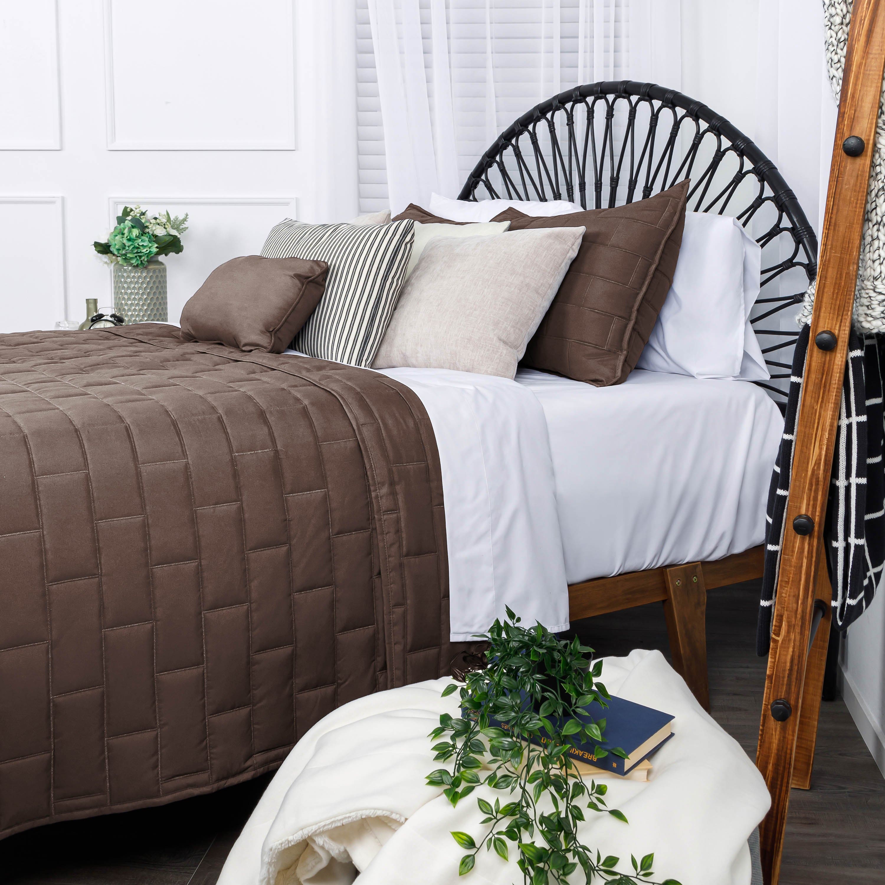 Brickyard Collection Quilt Set
