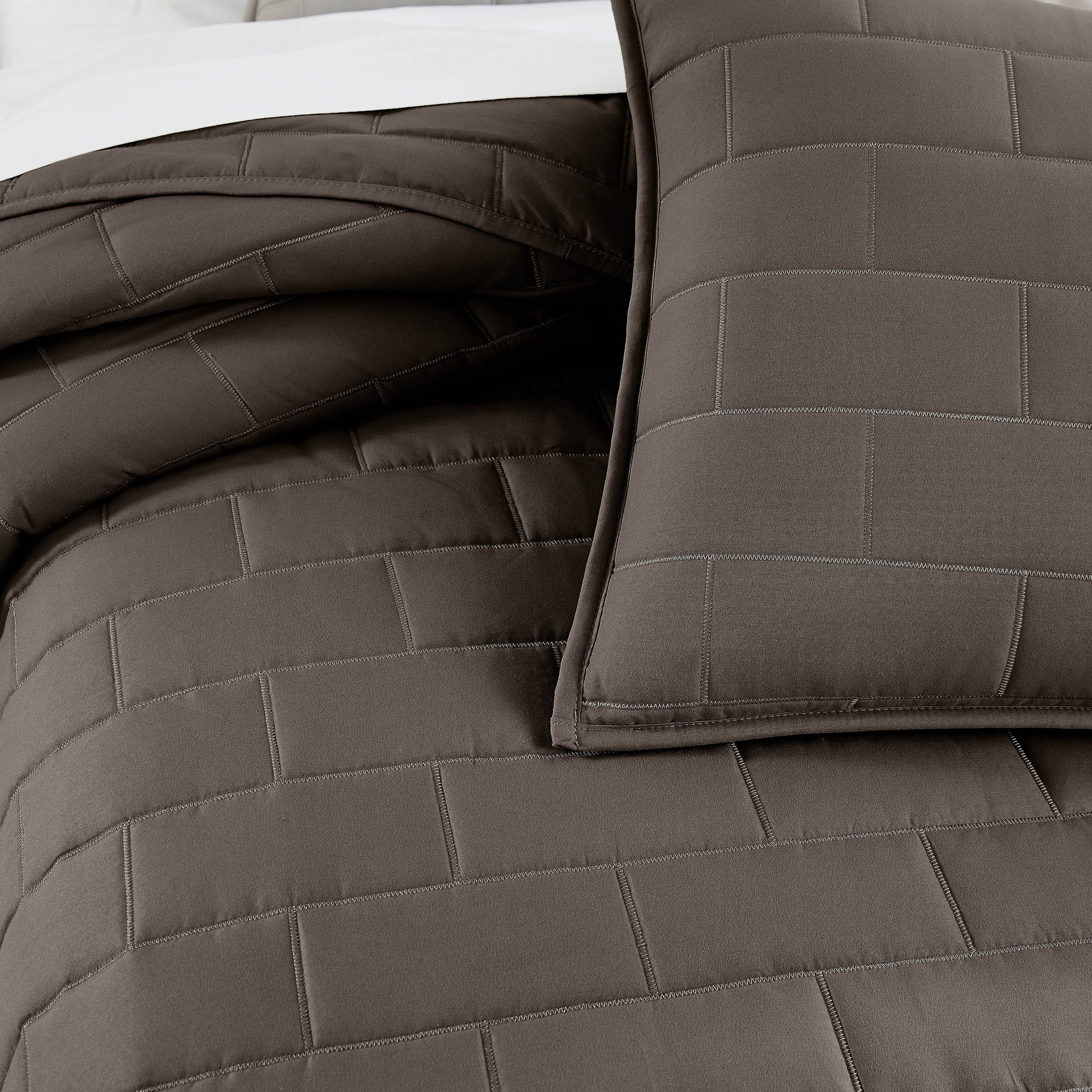 Brickyard Collection Quilt Set