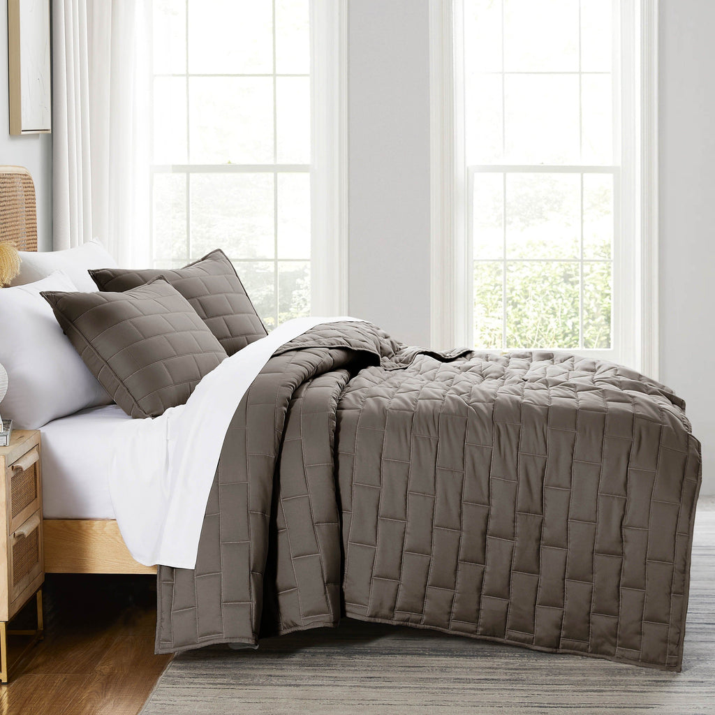 Brickyard Collection Quilt Set