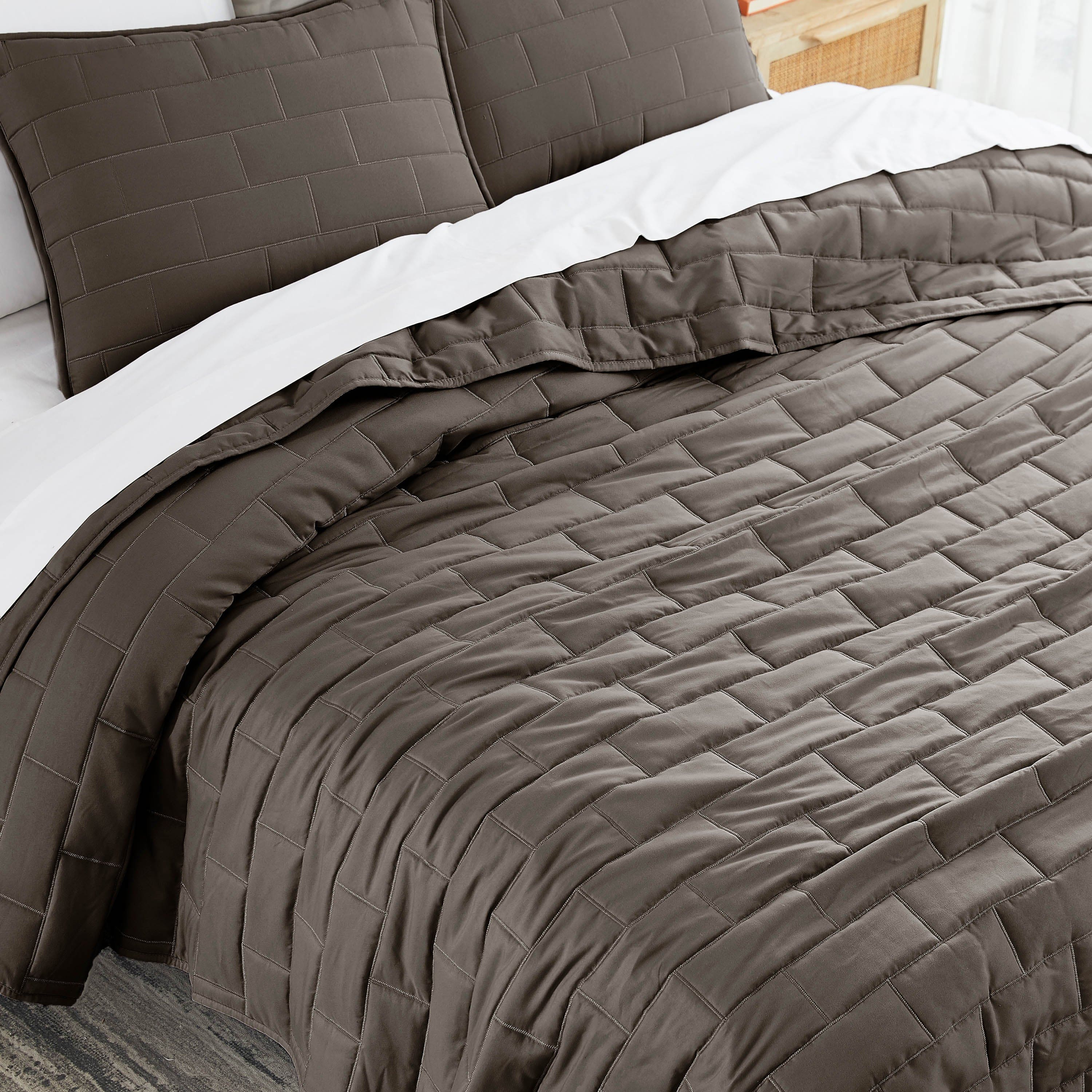 Brickyard Collection Quilt Set
