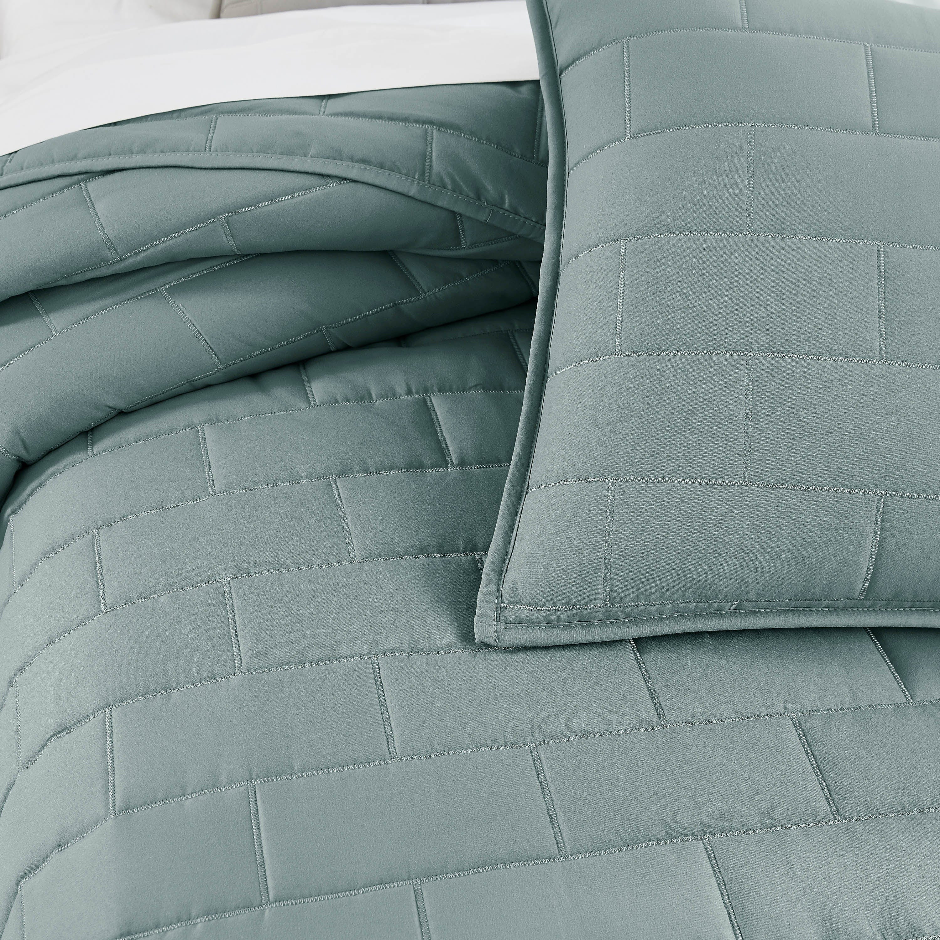Brickyard Collection Quilt Set