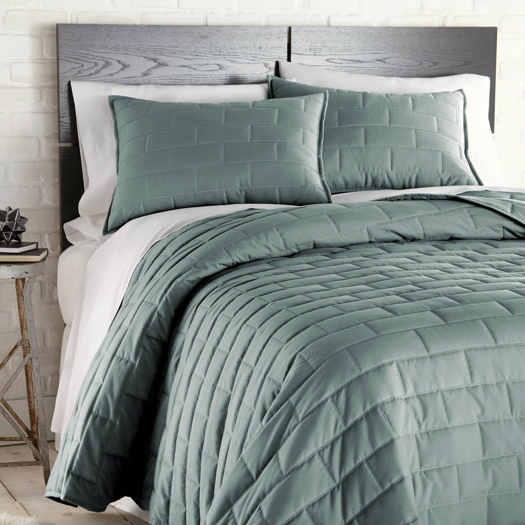Brickyard Collection Quilt Set