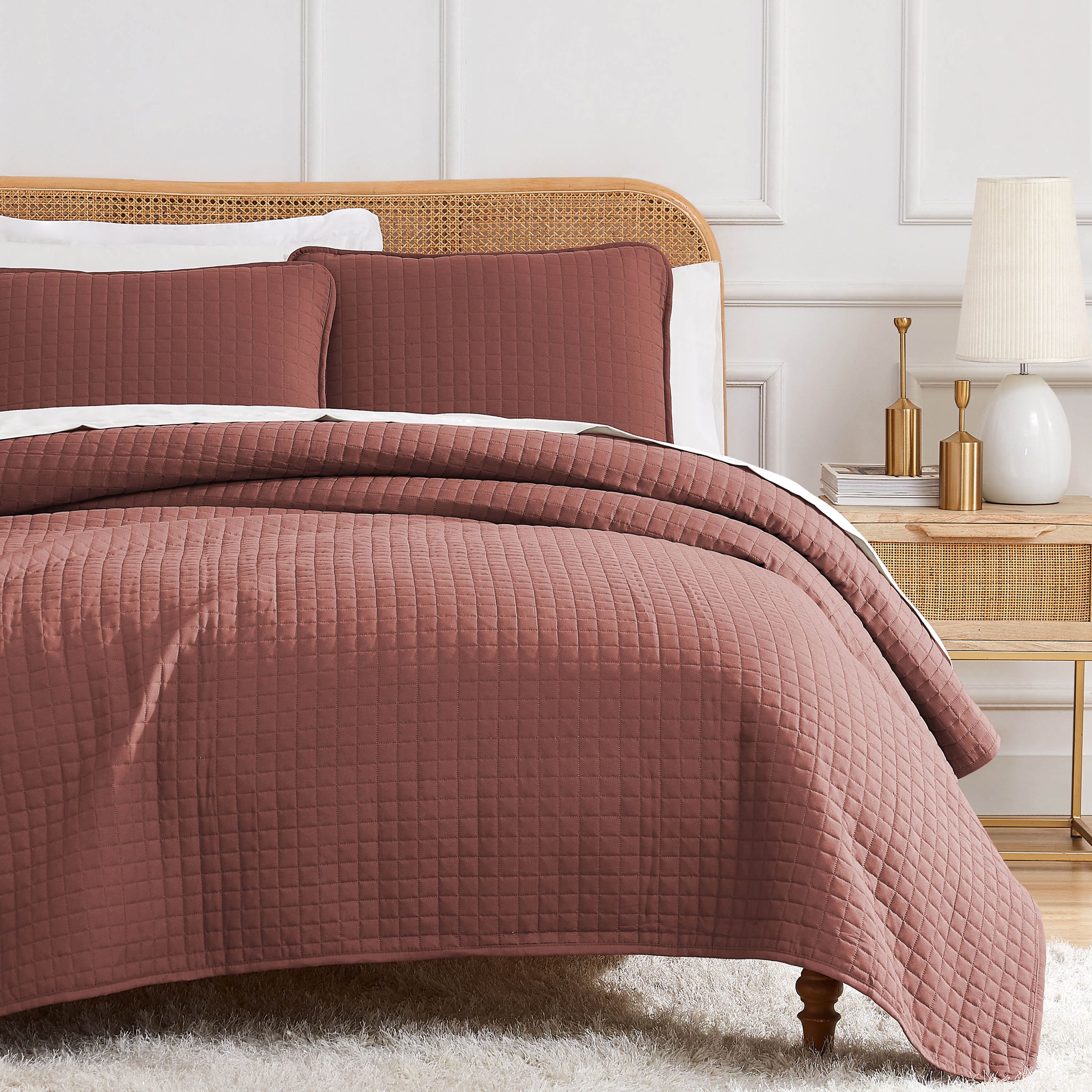 Front View of Vilano Oversized Quilt in Marsala#color_vilano-marsala