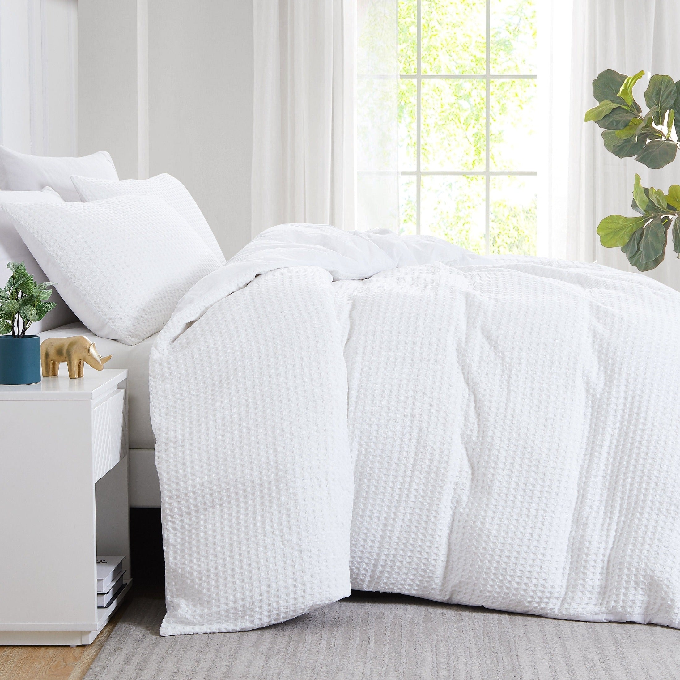 Waffle Duvet Cover Set in White#color_waffle-white