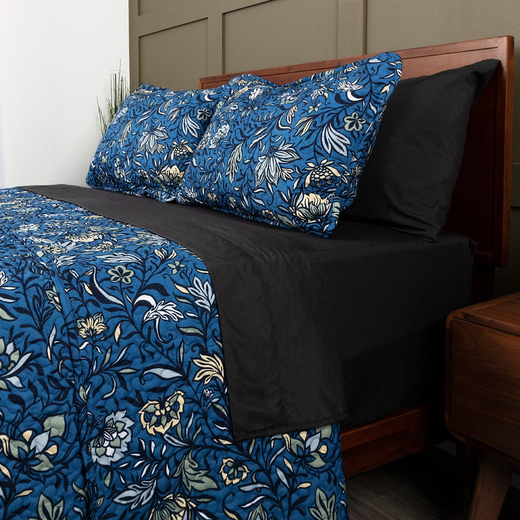 Blooming Blossoms Quilt Set