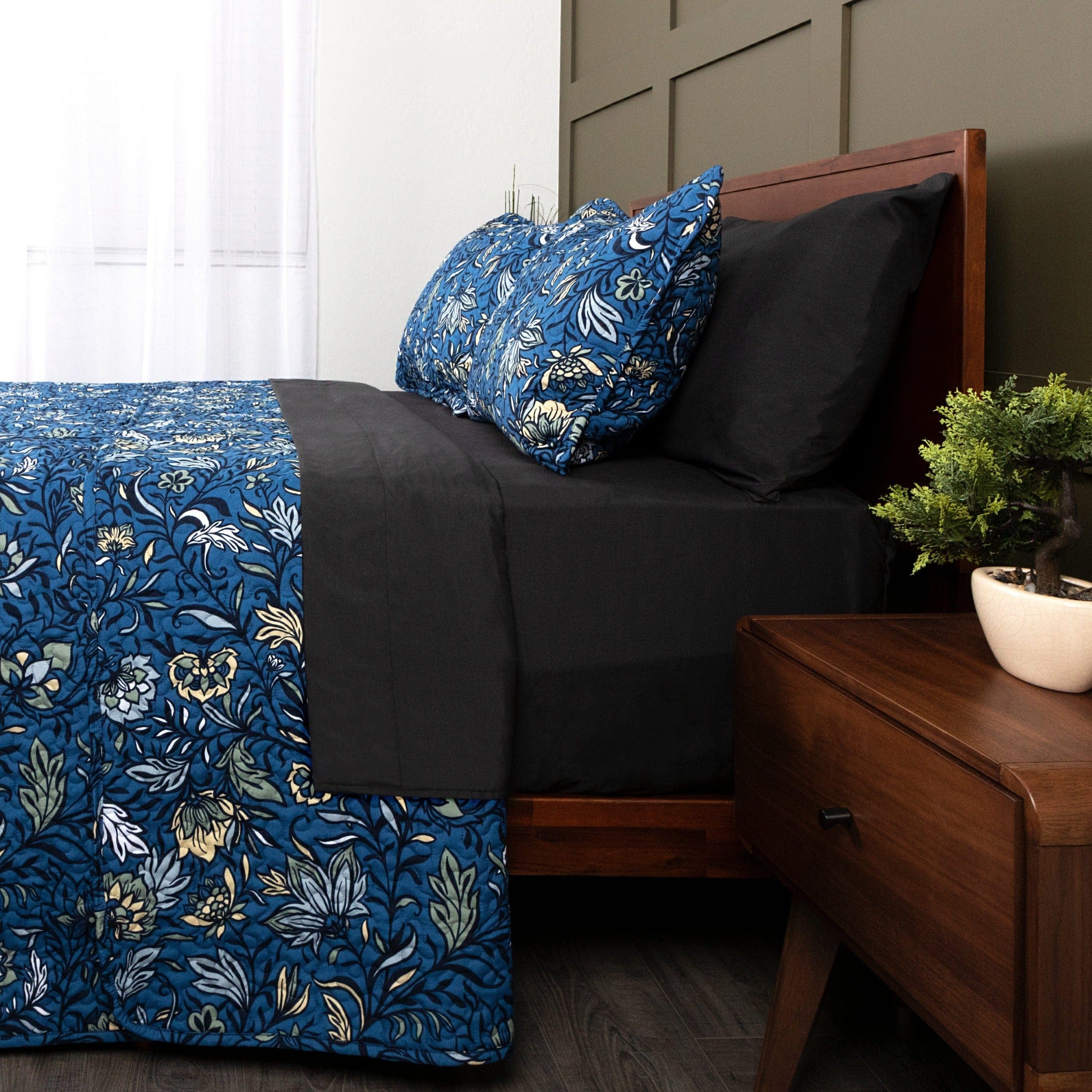 Blooming Blossoms Quilt Set