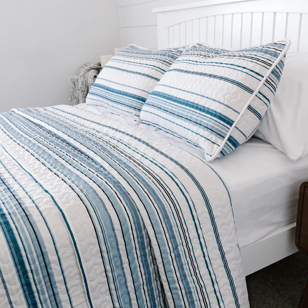 Coastal Stripes Quilt Set