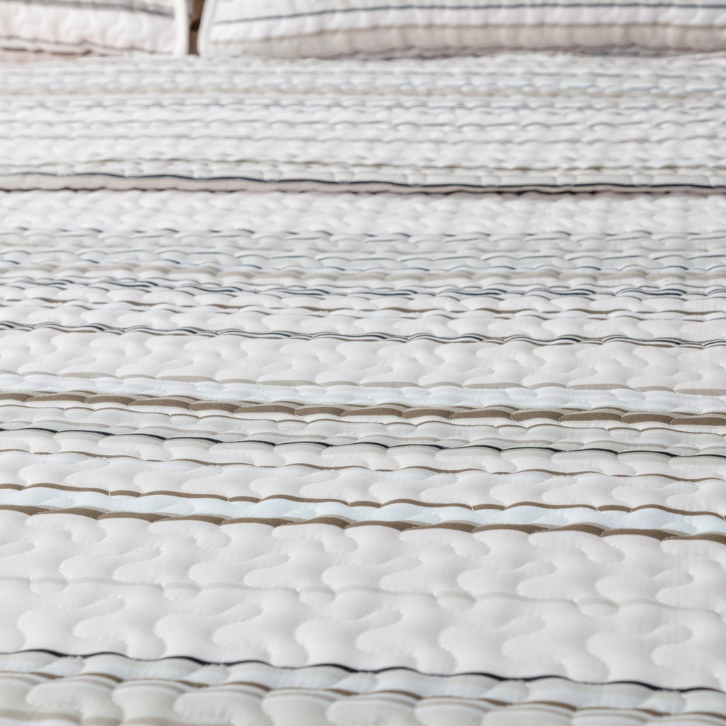 Coastal Stripes Quilt Set