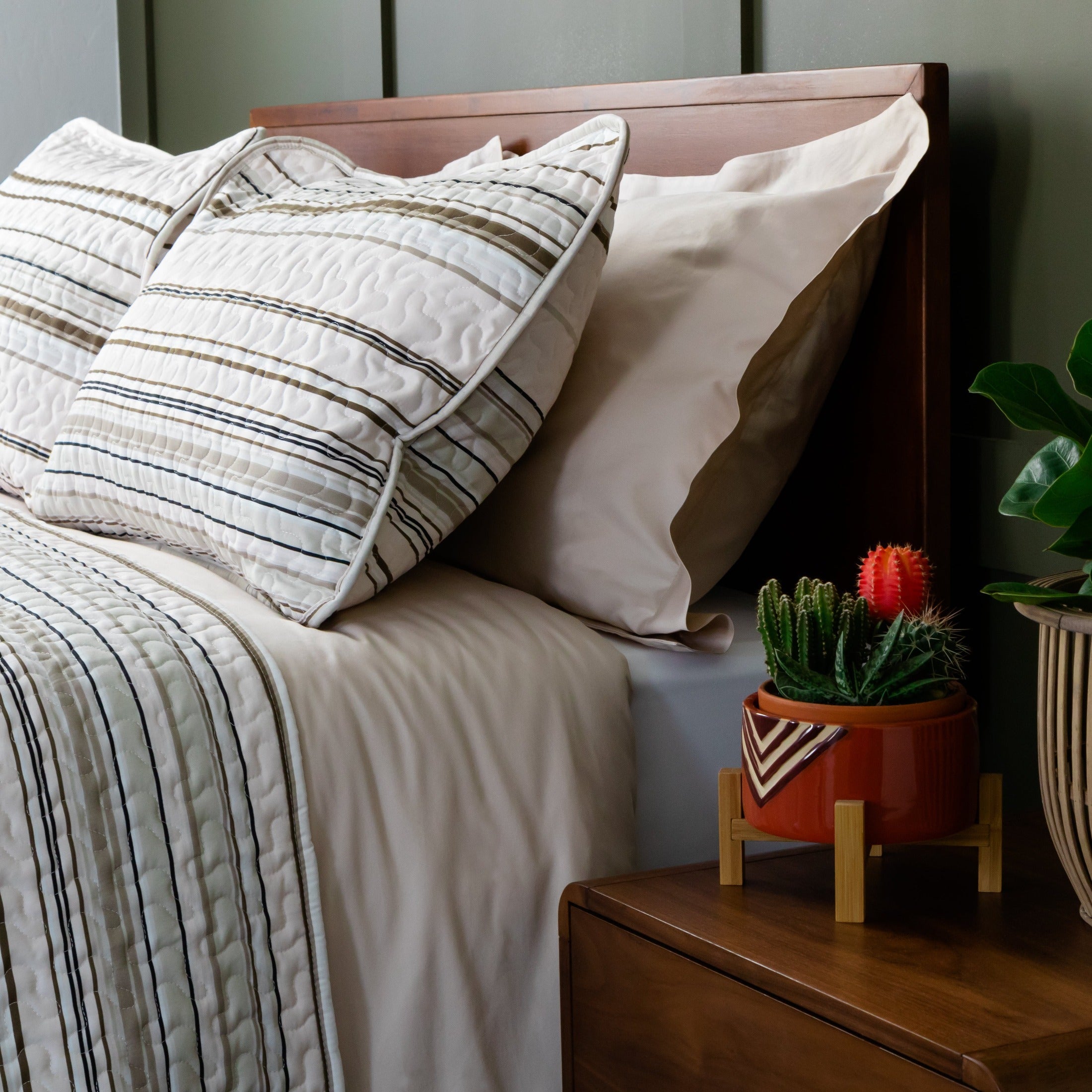 Coastal Stripes Quilt Set