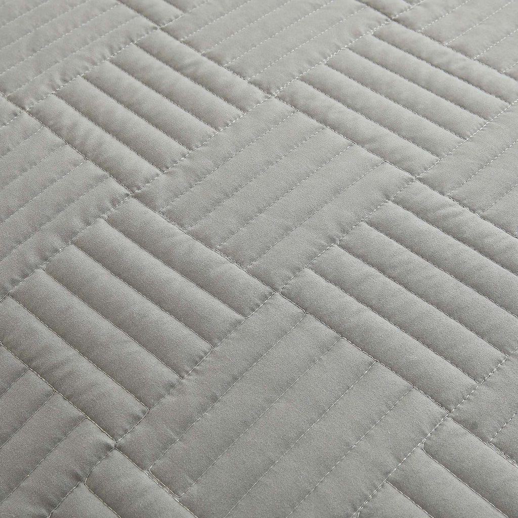 Grid Oversized Quilt Set