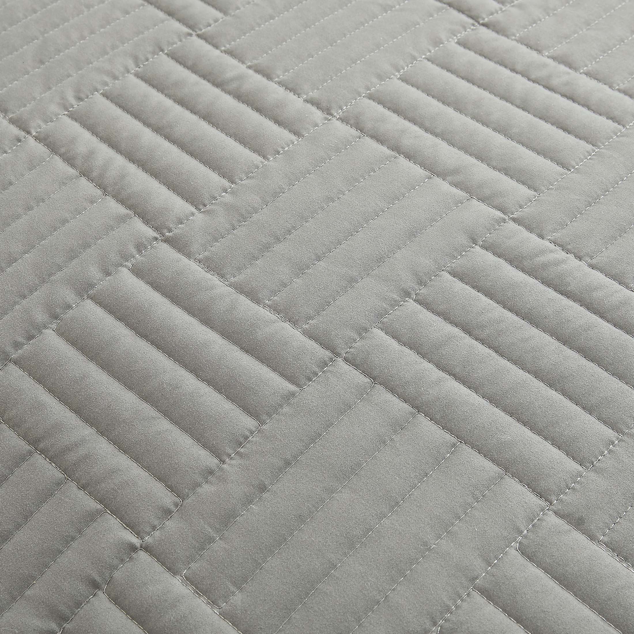 Grid Oversized Quilt Set