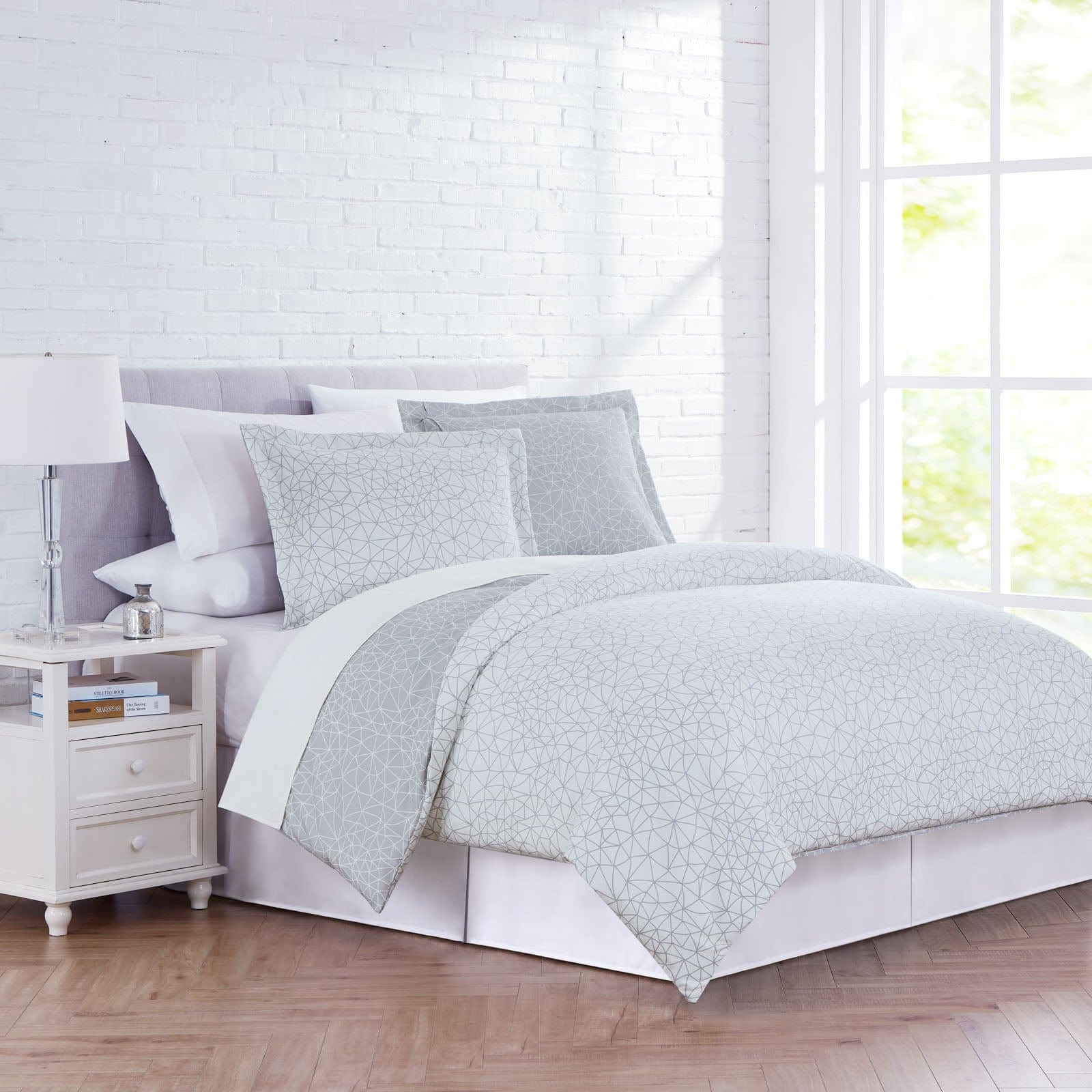 #color_geometric-maze-grey