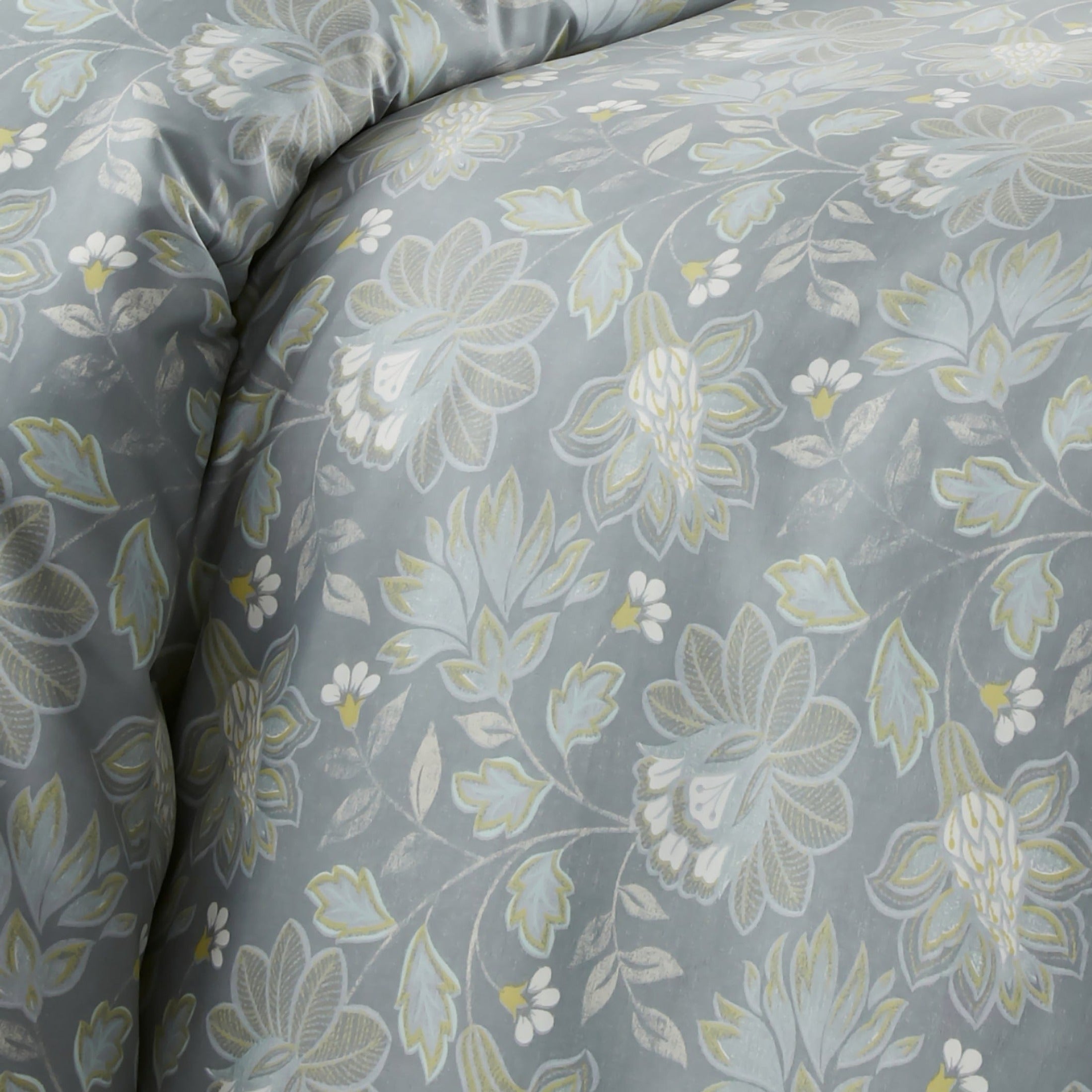 Infinite Blossom Comforter Set