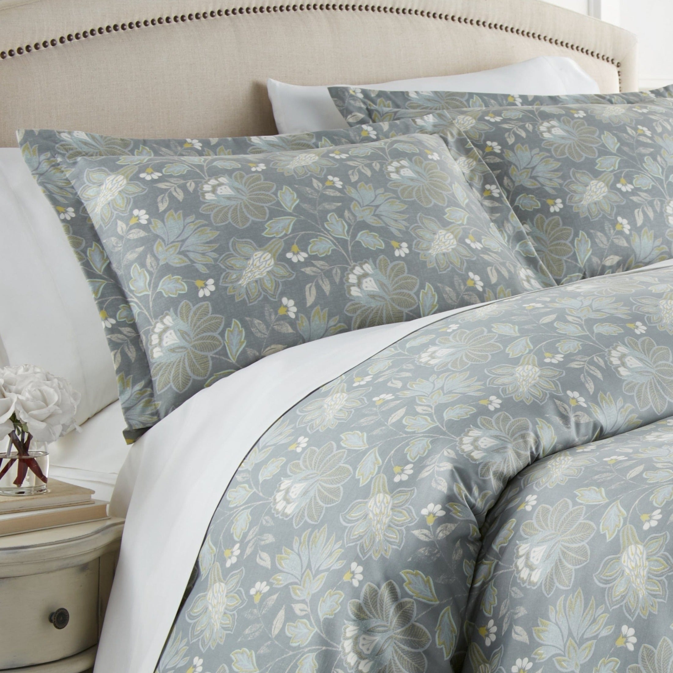 Infinite Blossom Comforter Set
