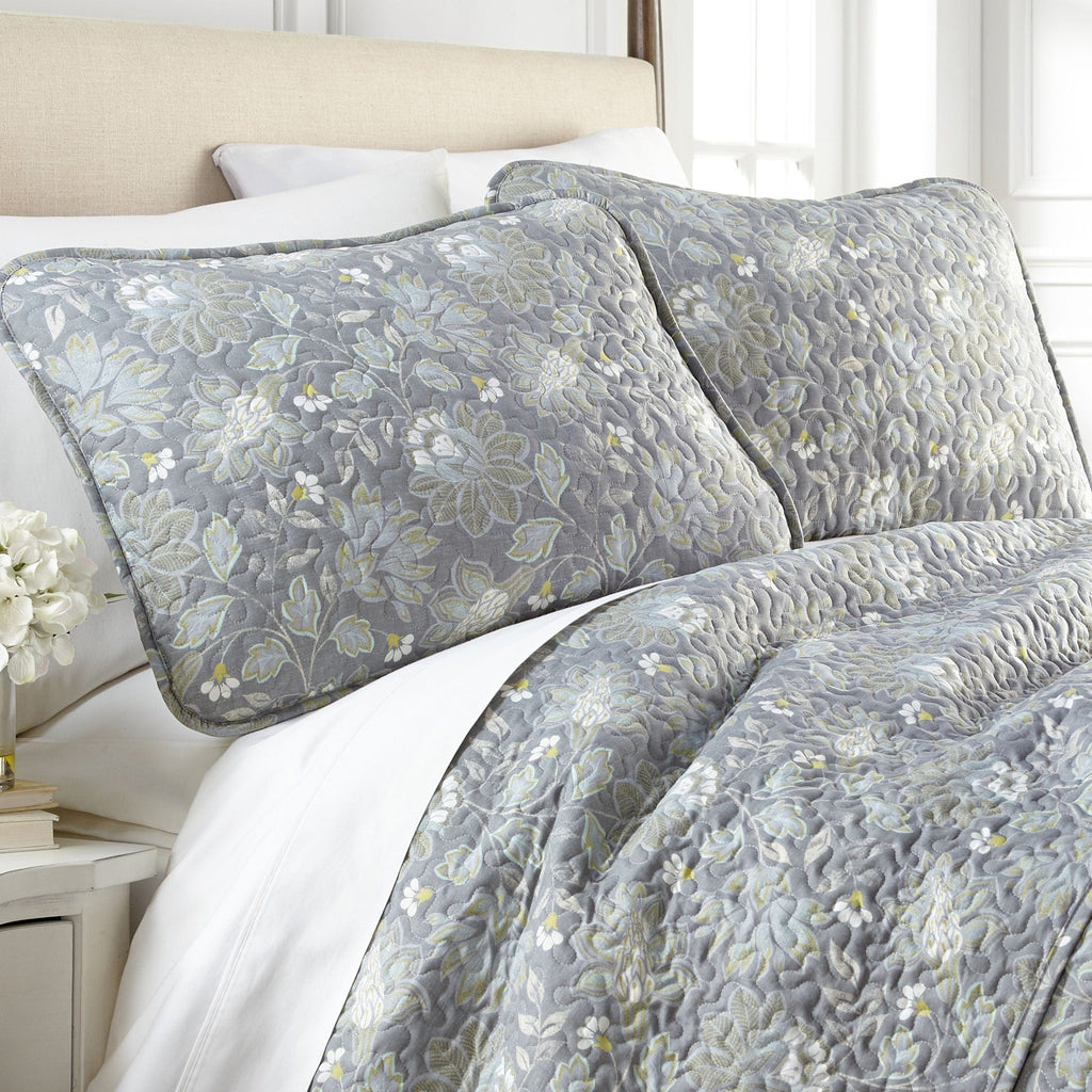 Infinite Blossom Quilt Set