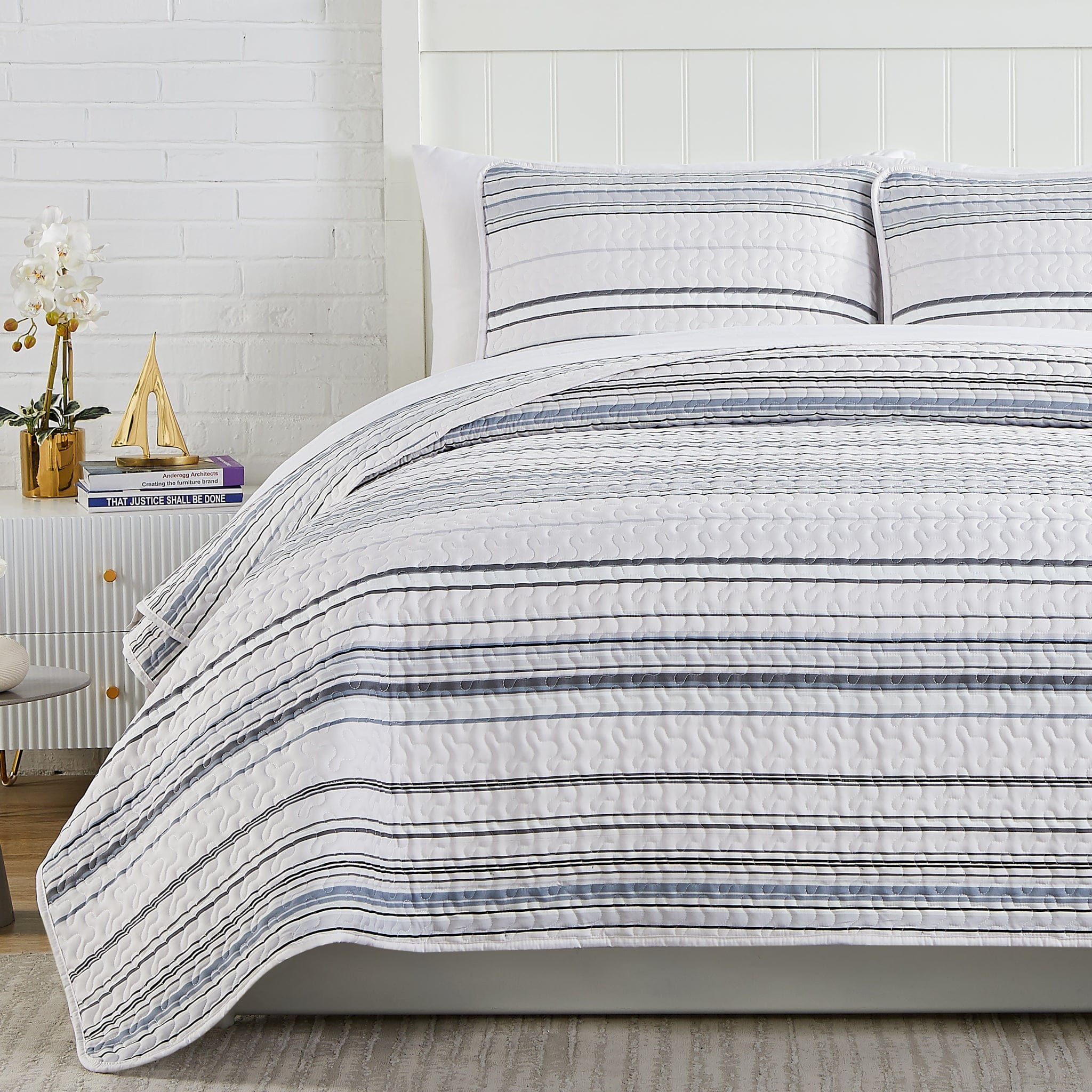 Coastal Stripes Quilt Set