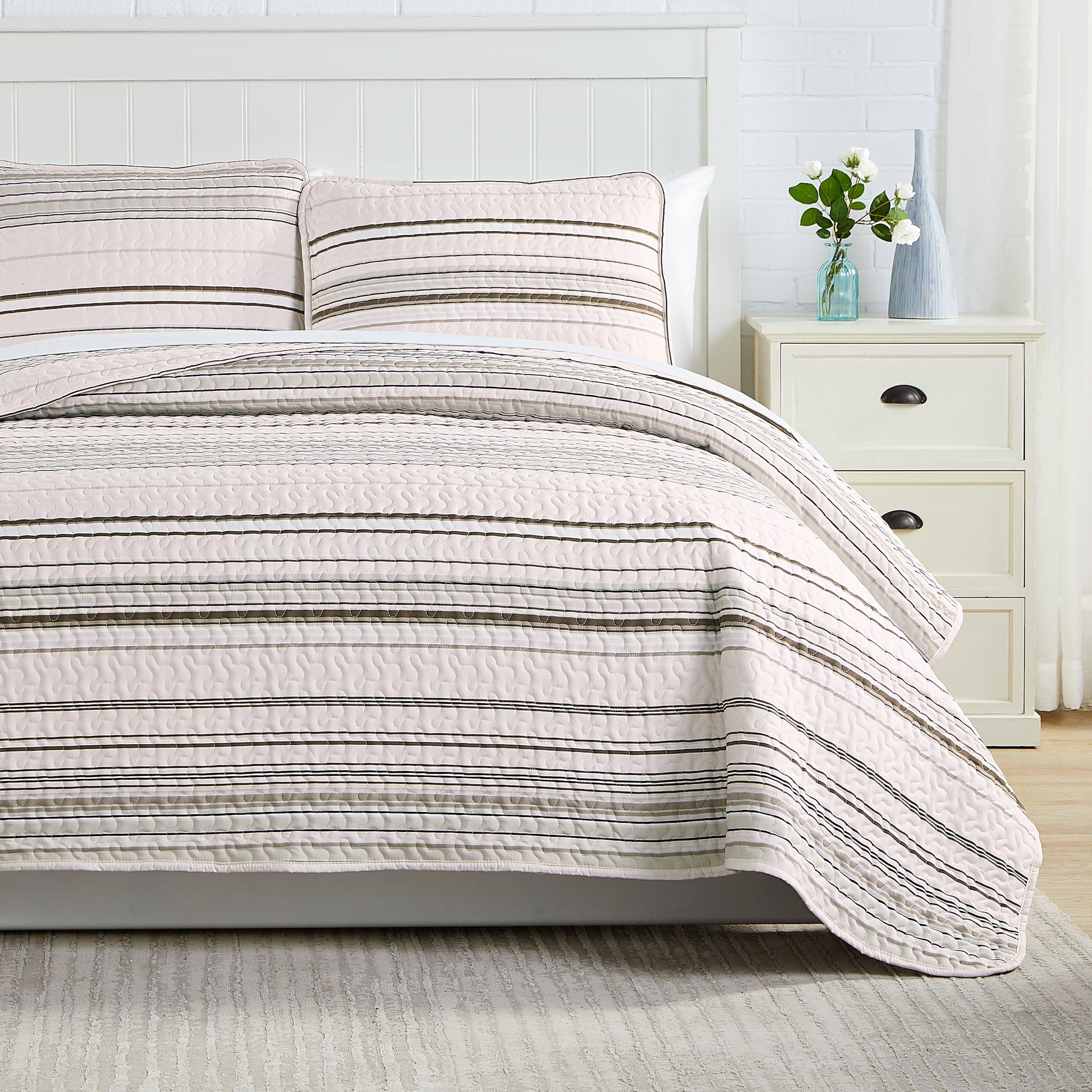 Coastal Stripes Quilt Set