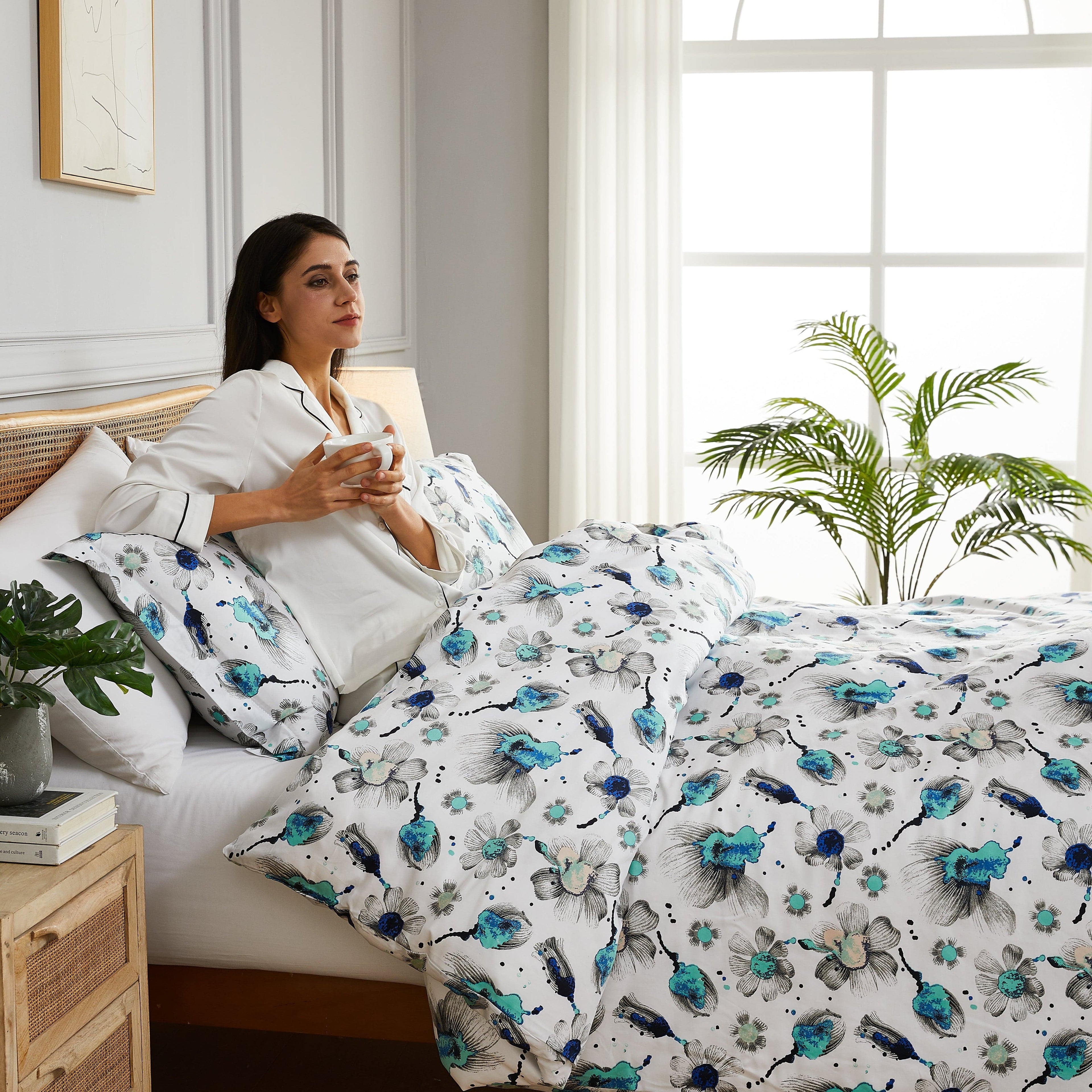 Grand Symphony Duvet Cover Set