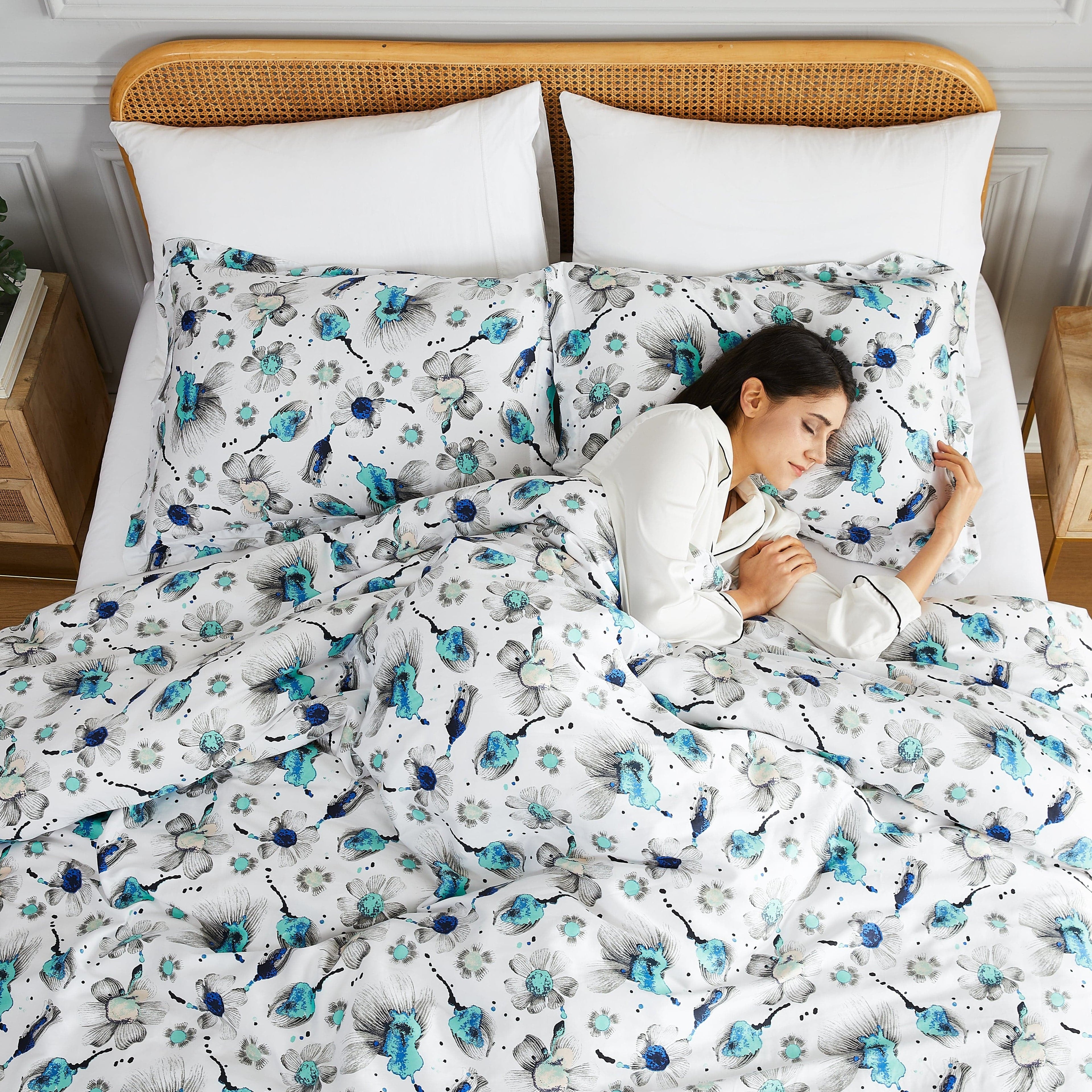 Grand Symphony Duvet Cover Set