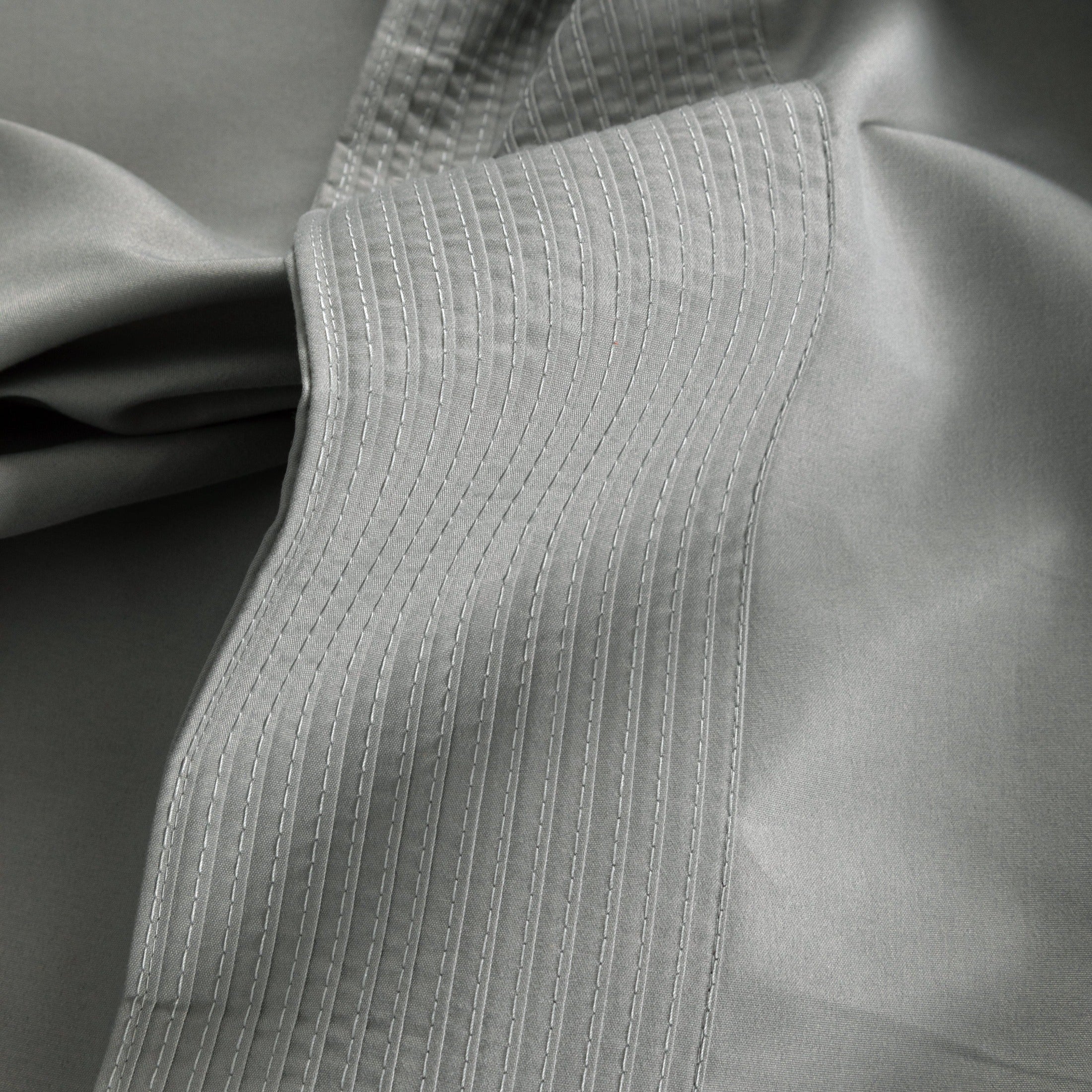 Vilano Extra Deep Pocket Pleated Sheet Set